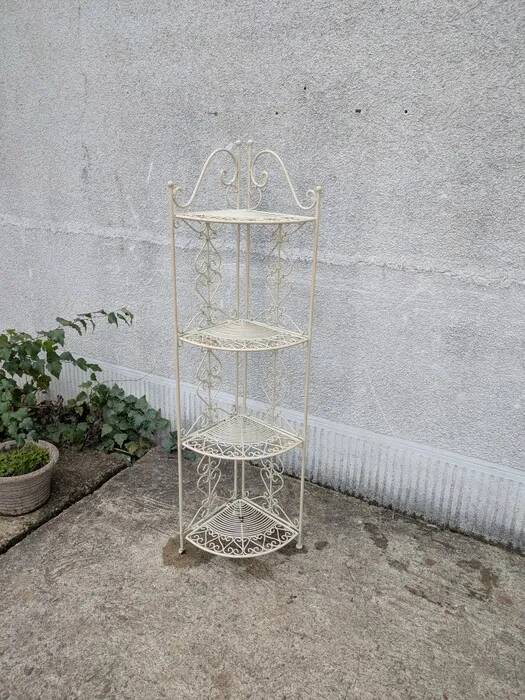 Wrought iron corner unit