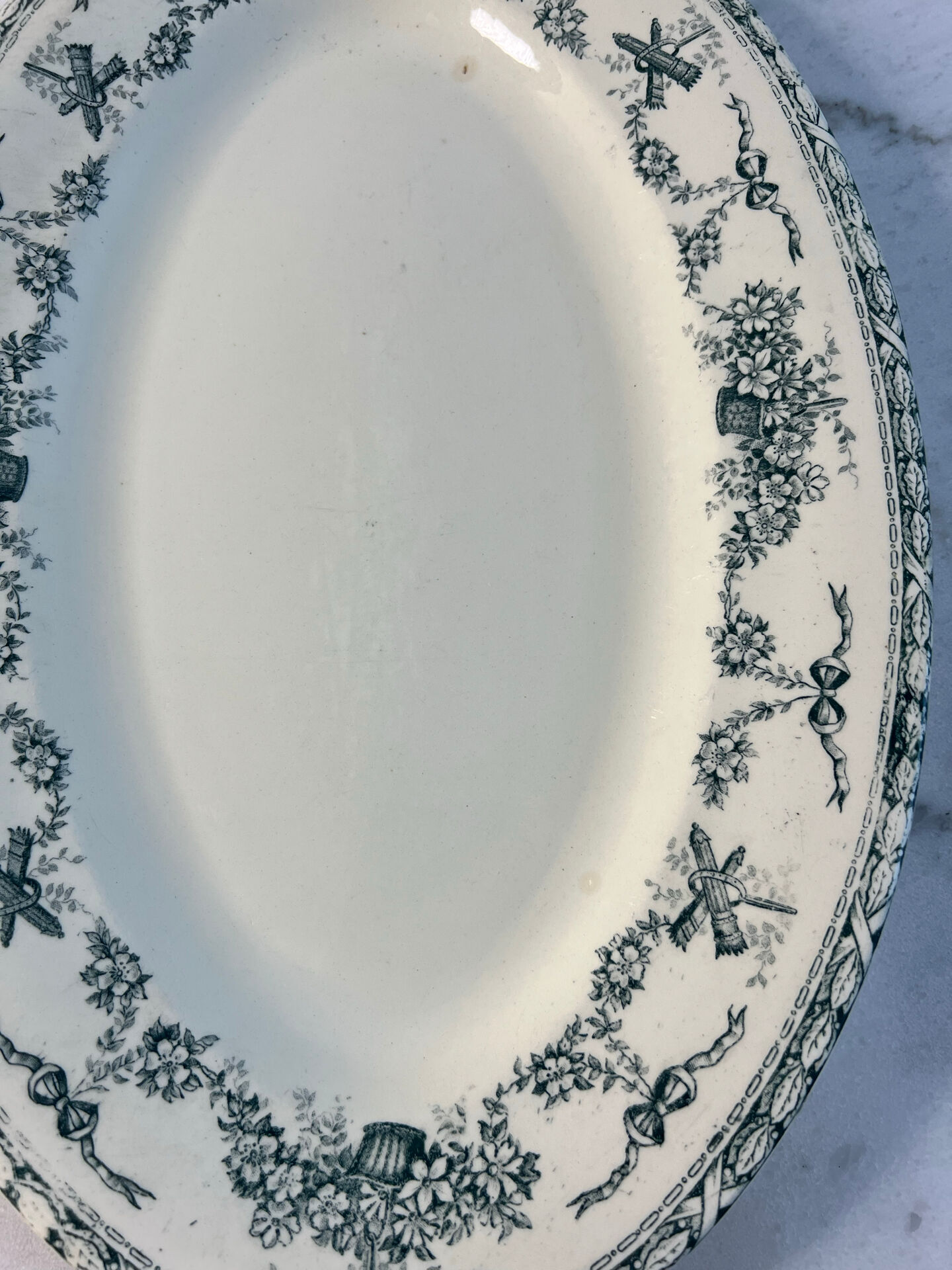 Grand plat ovale en terre de fer 41x27cm