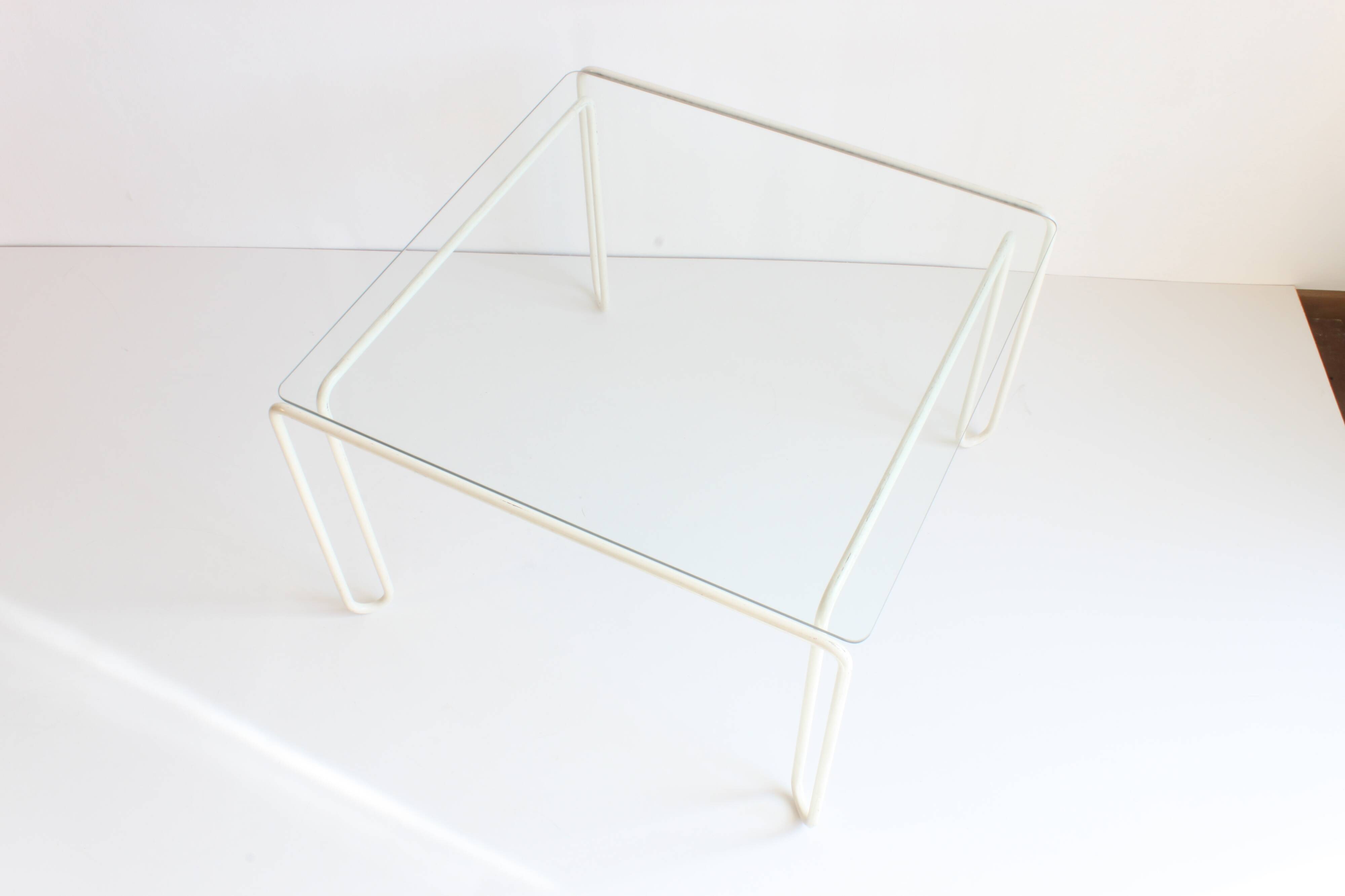 Table basse vintage à structure en métal courbé, 1960