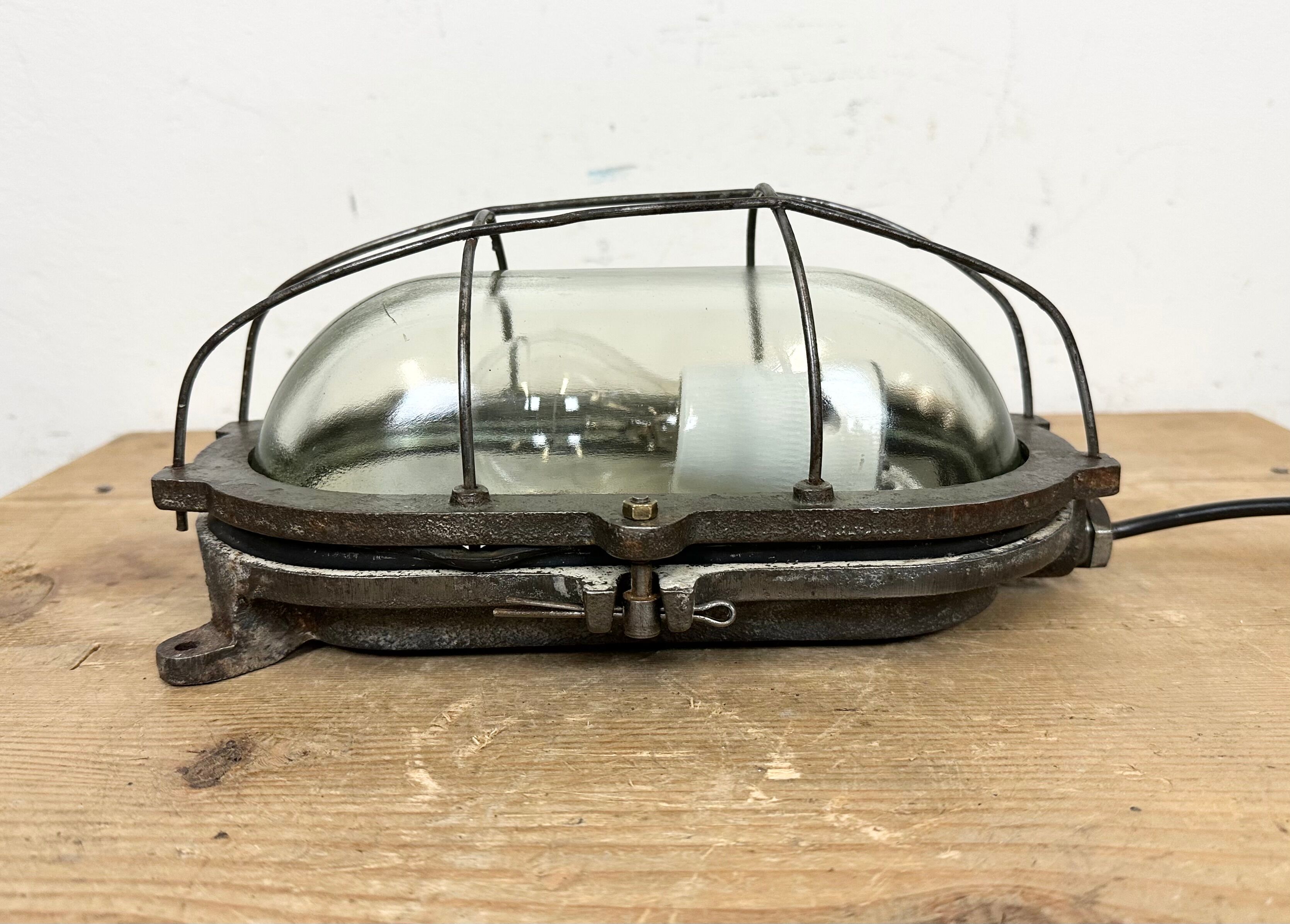 Industrial Cast Iron Wall Light, 1960s
