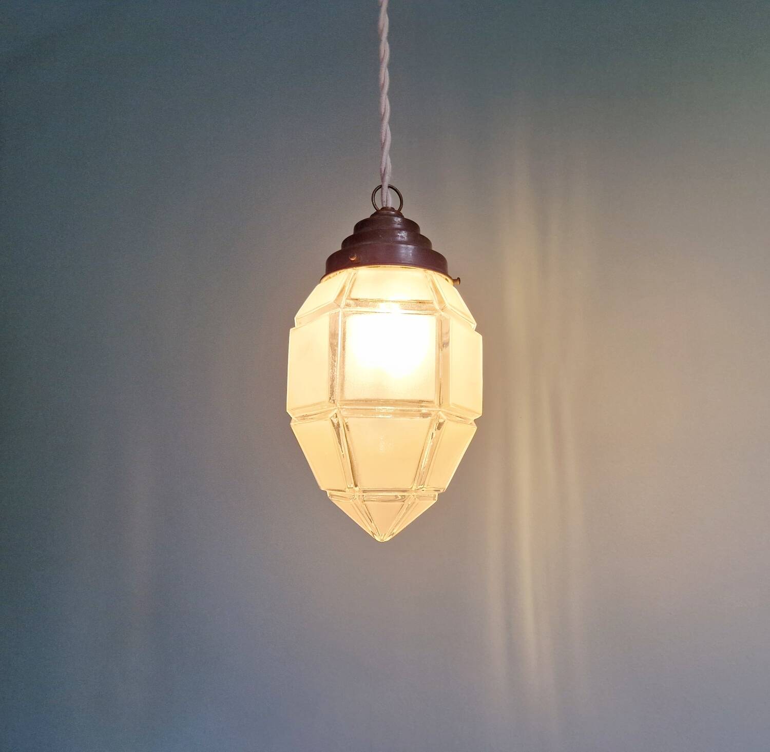 Art Deco pendant light in faceted satin glass, 1920s-30s