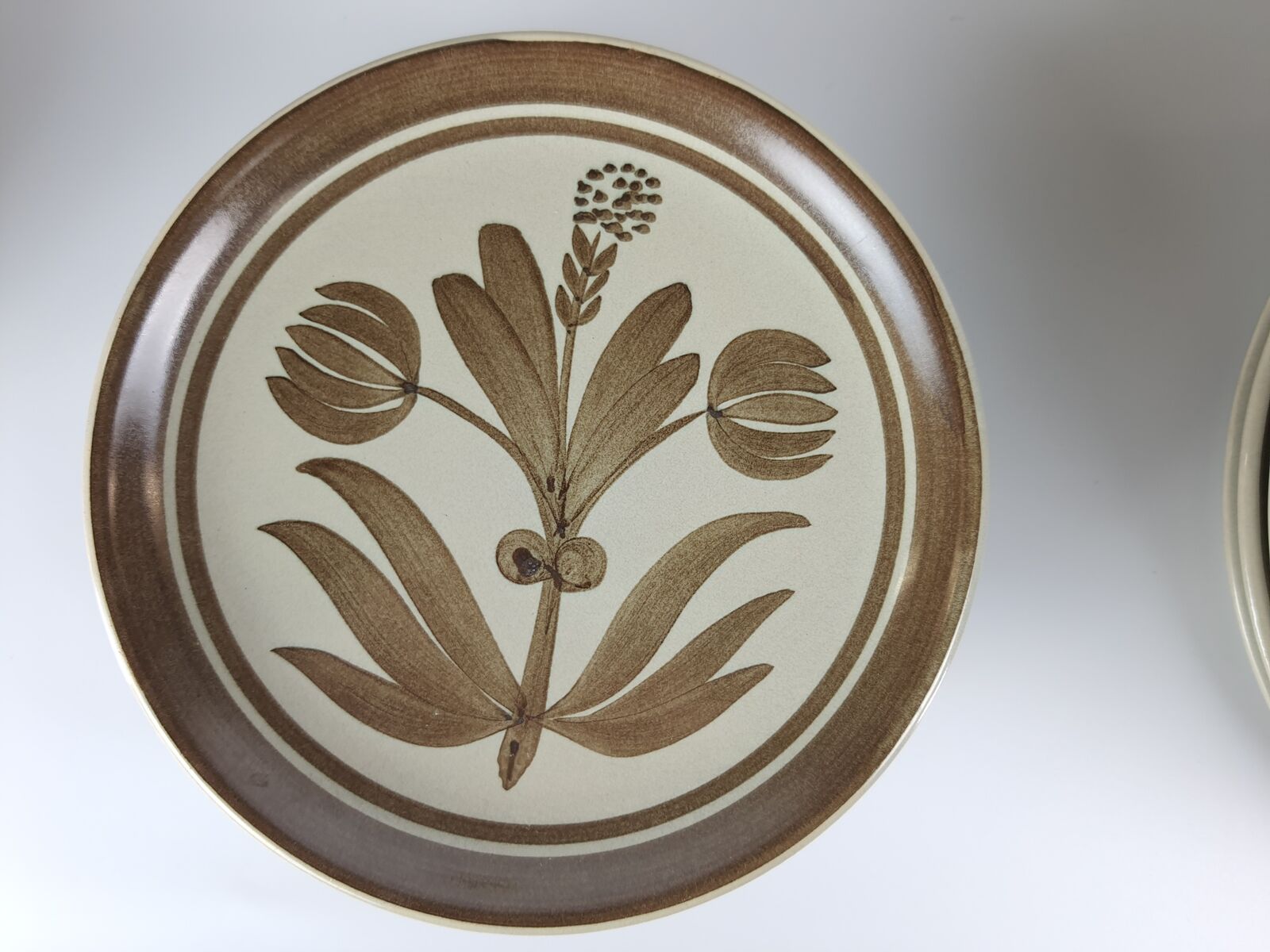 Longchamp 42-piece hand-painted dish service