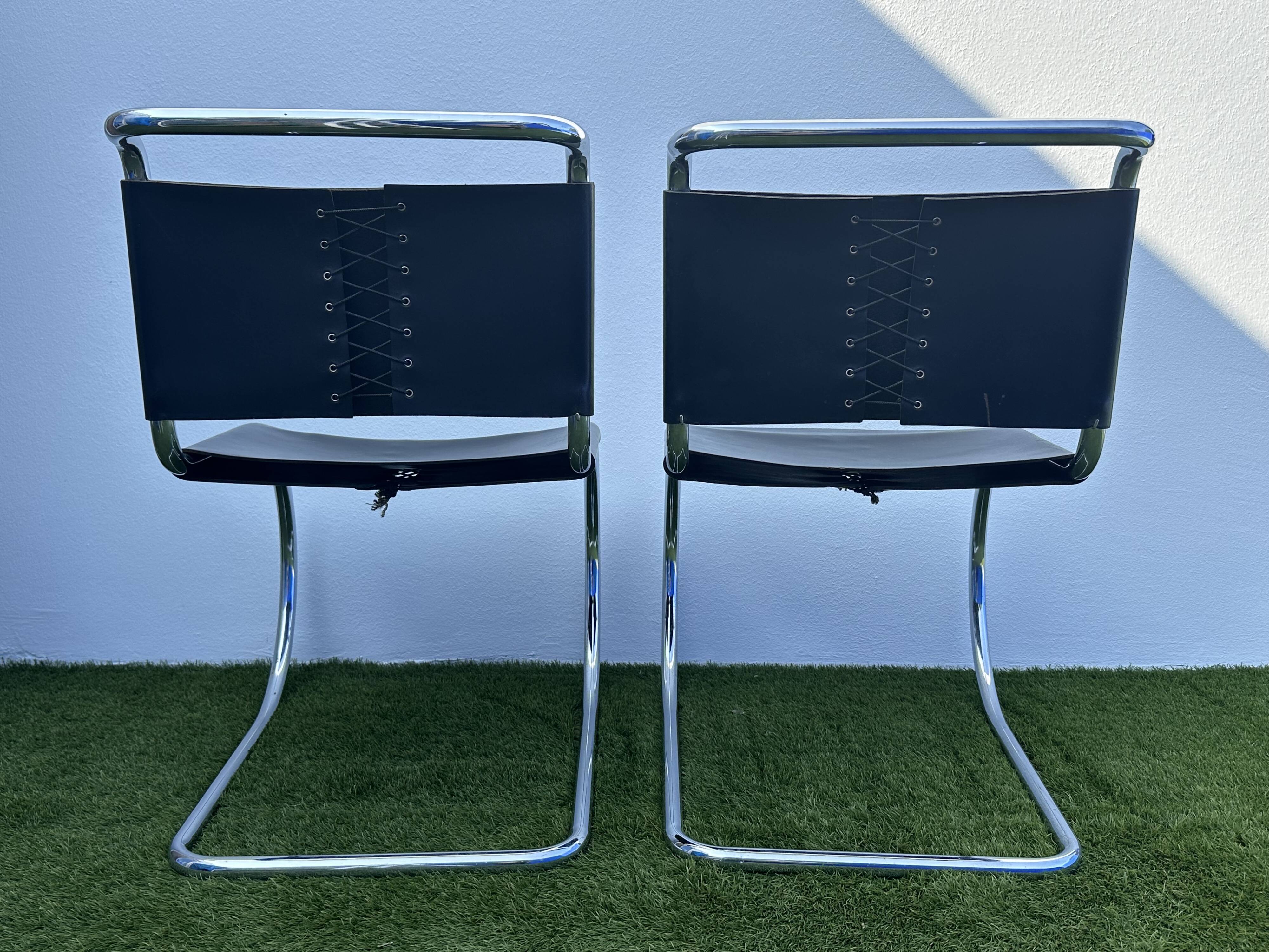 Pair of MR 10 chairs with Mies Van der Rohe laces, Knoll International