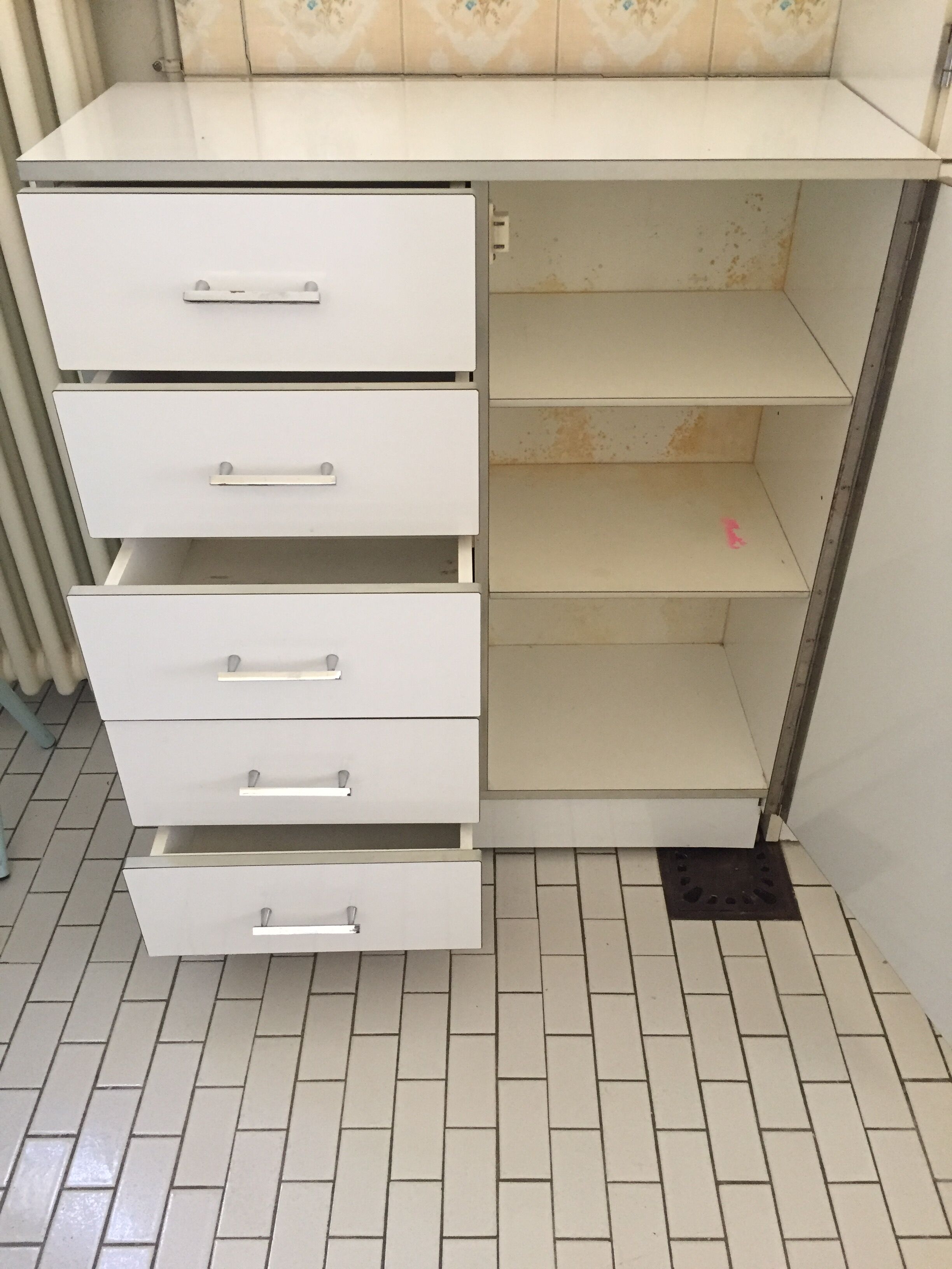 Bathroom cabinet in formica 70s