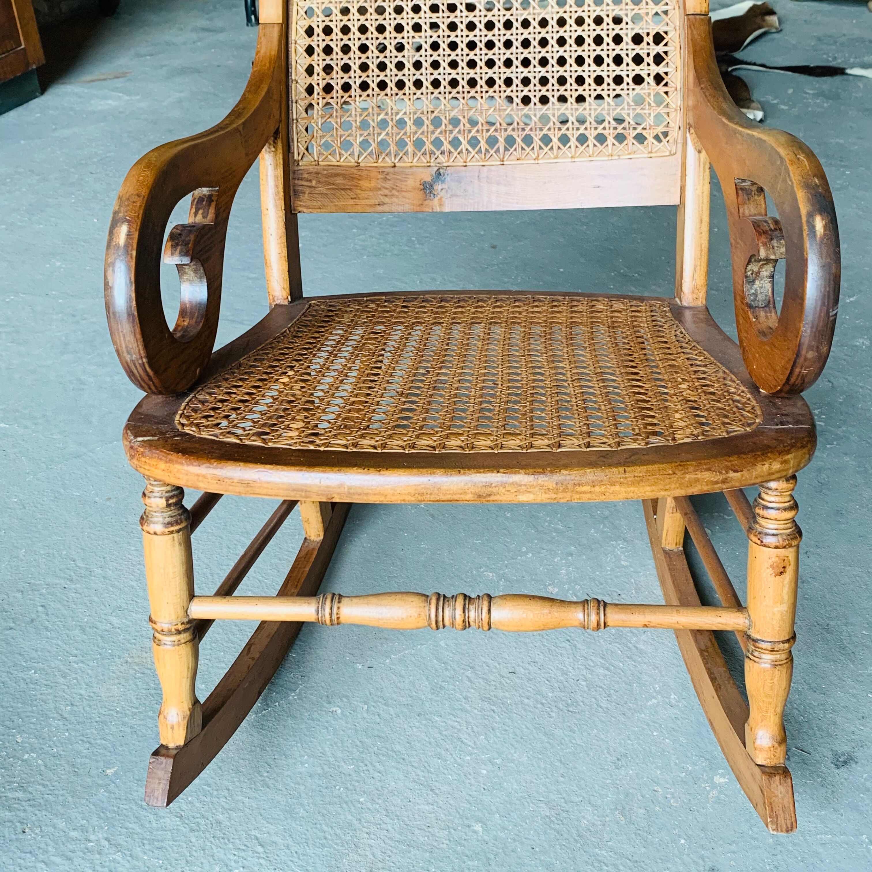 rocking-chair - wood and canning