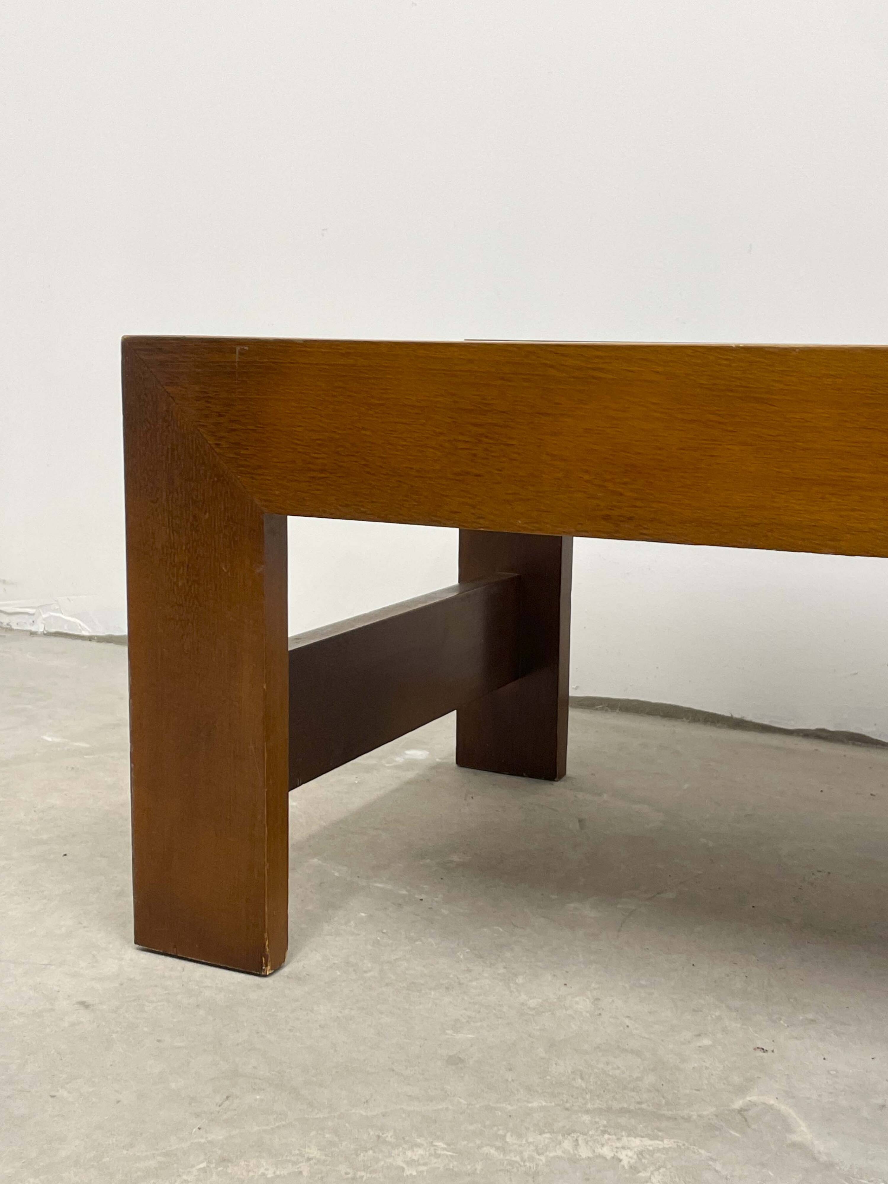 Table basse en bois et céramique
