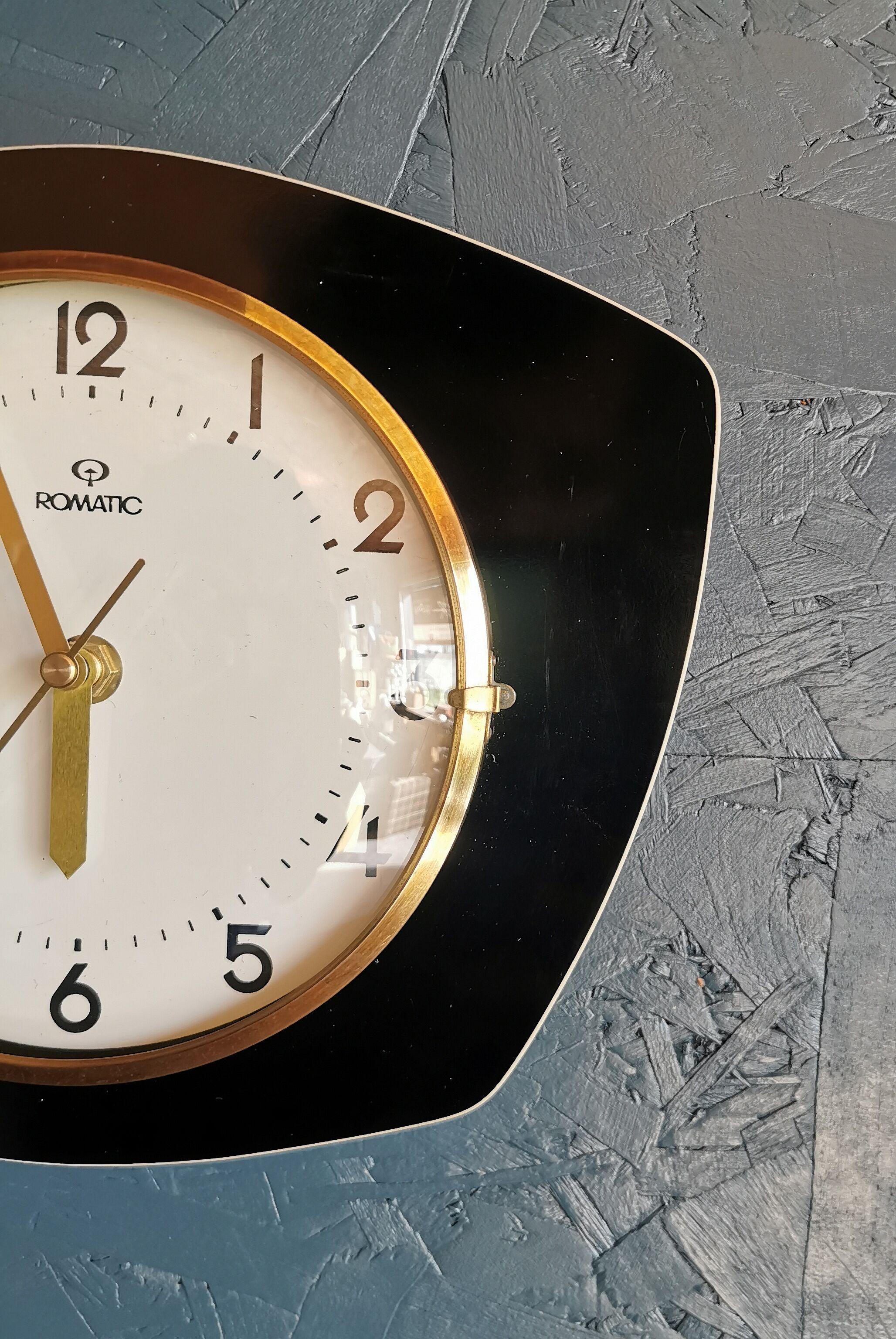 Vintage formica clock silent trapezoid wall clock "Romatic black"