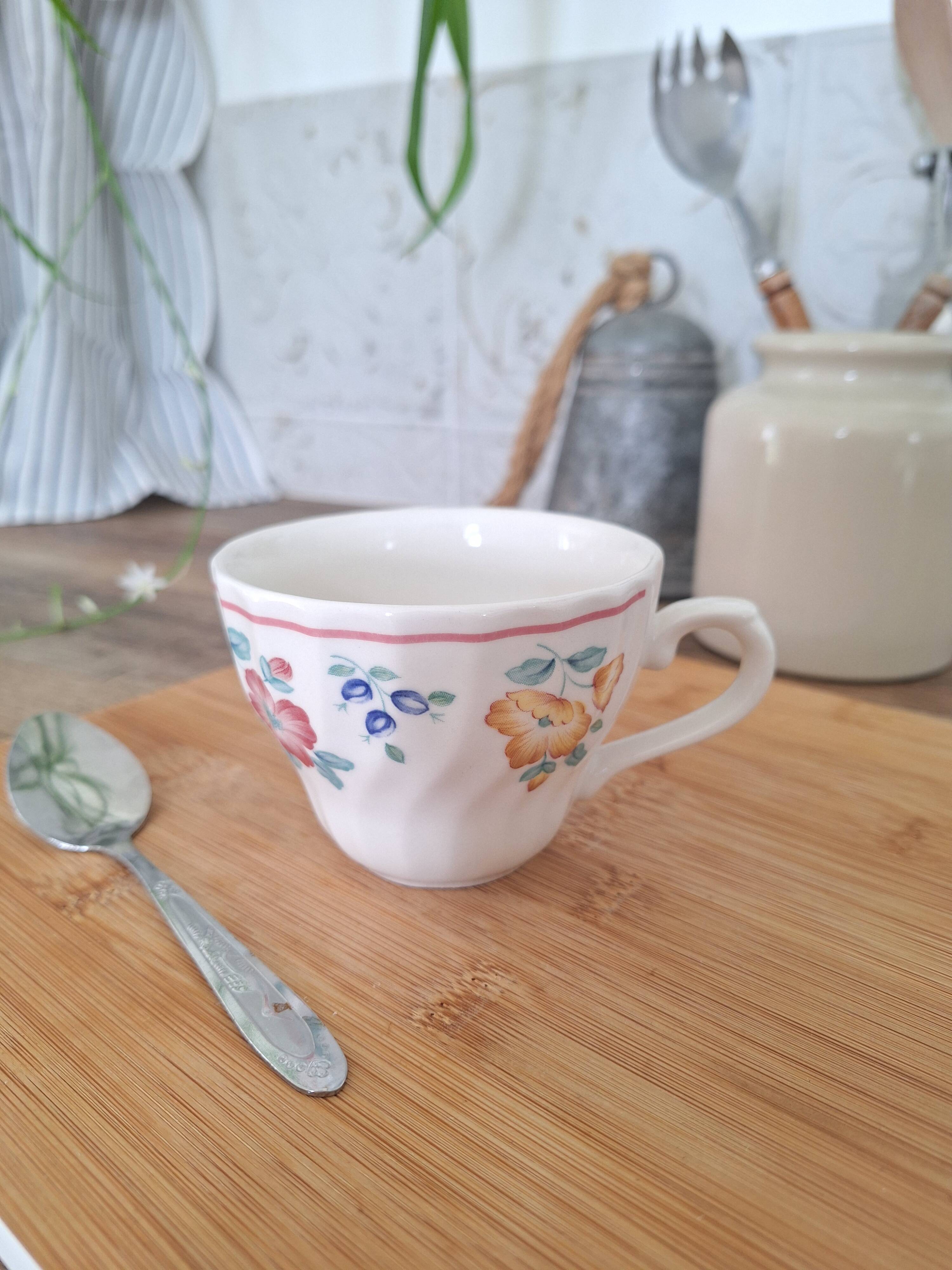 English flower cup Churchill