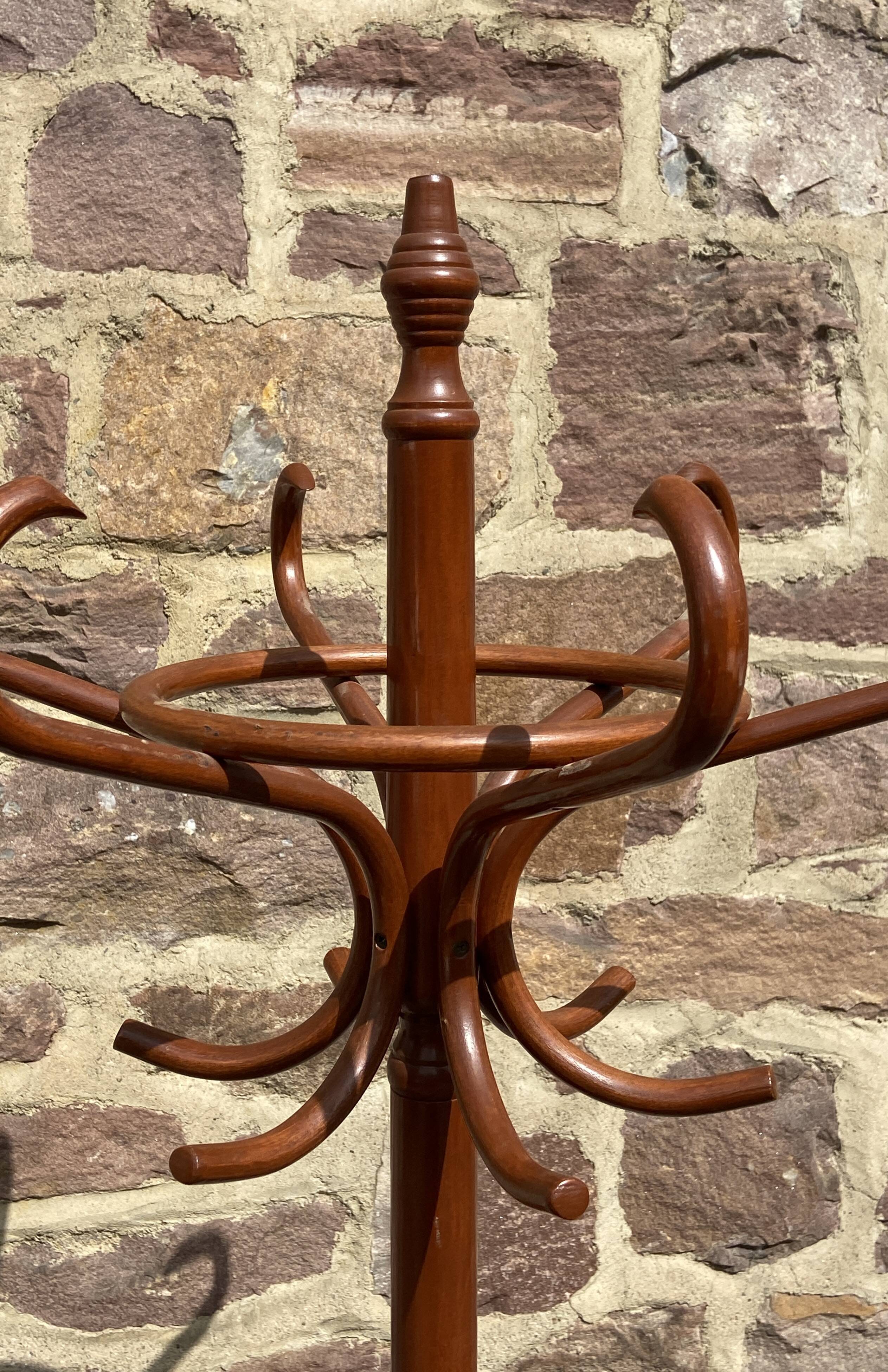 Portemanteau perroquet en bois courbé