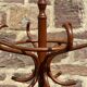 Portemanteau perroquet en bois courbé