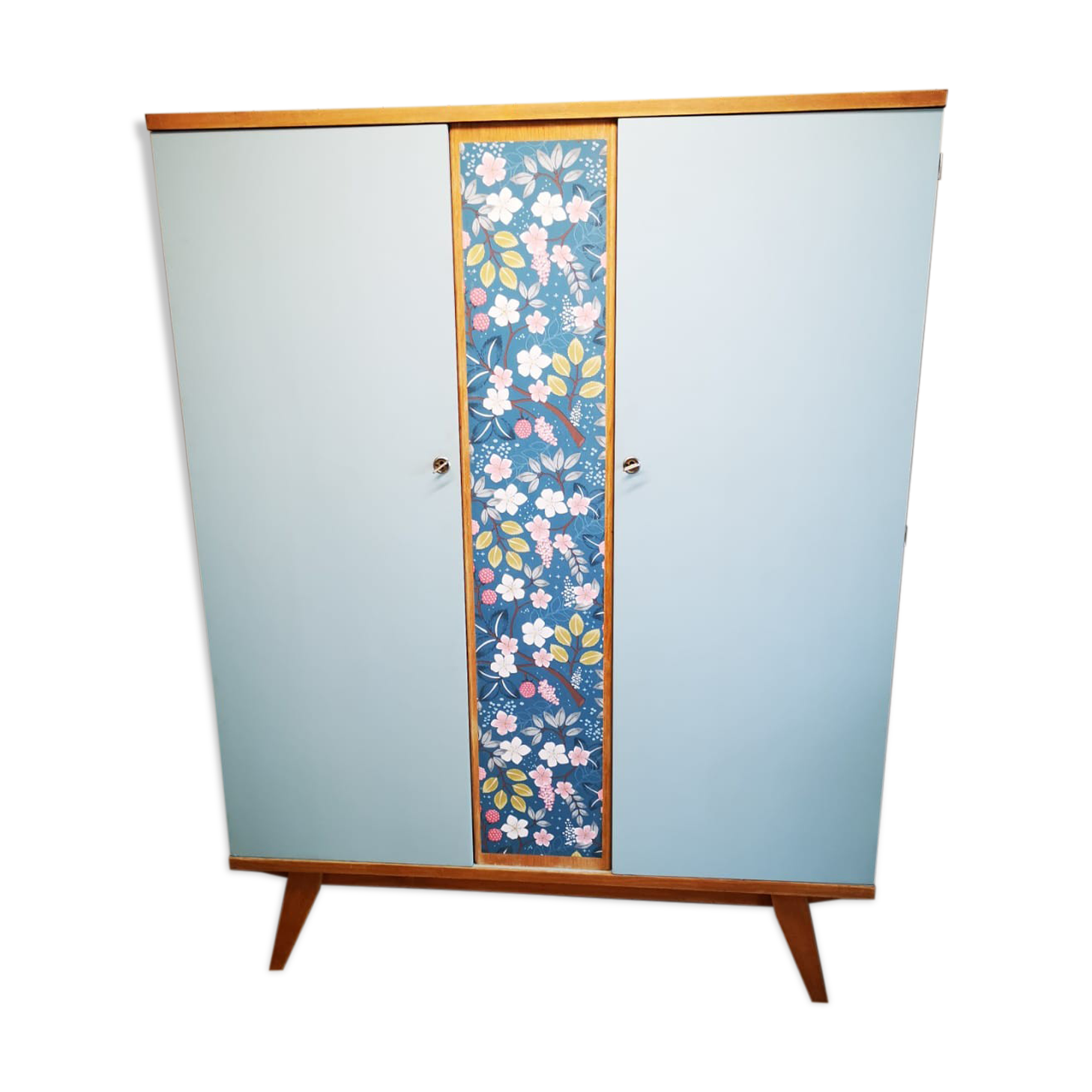 Armoire vintage