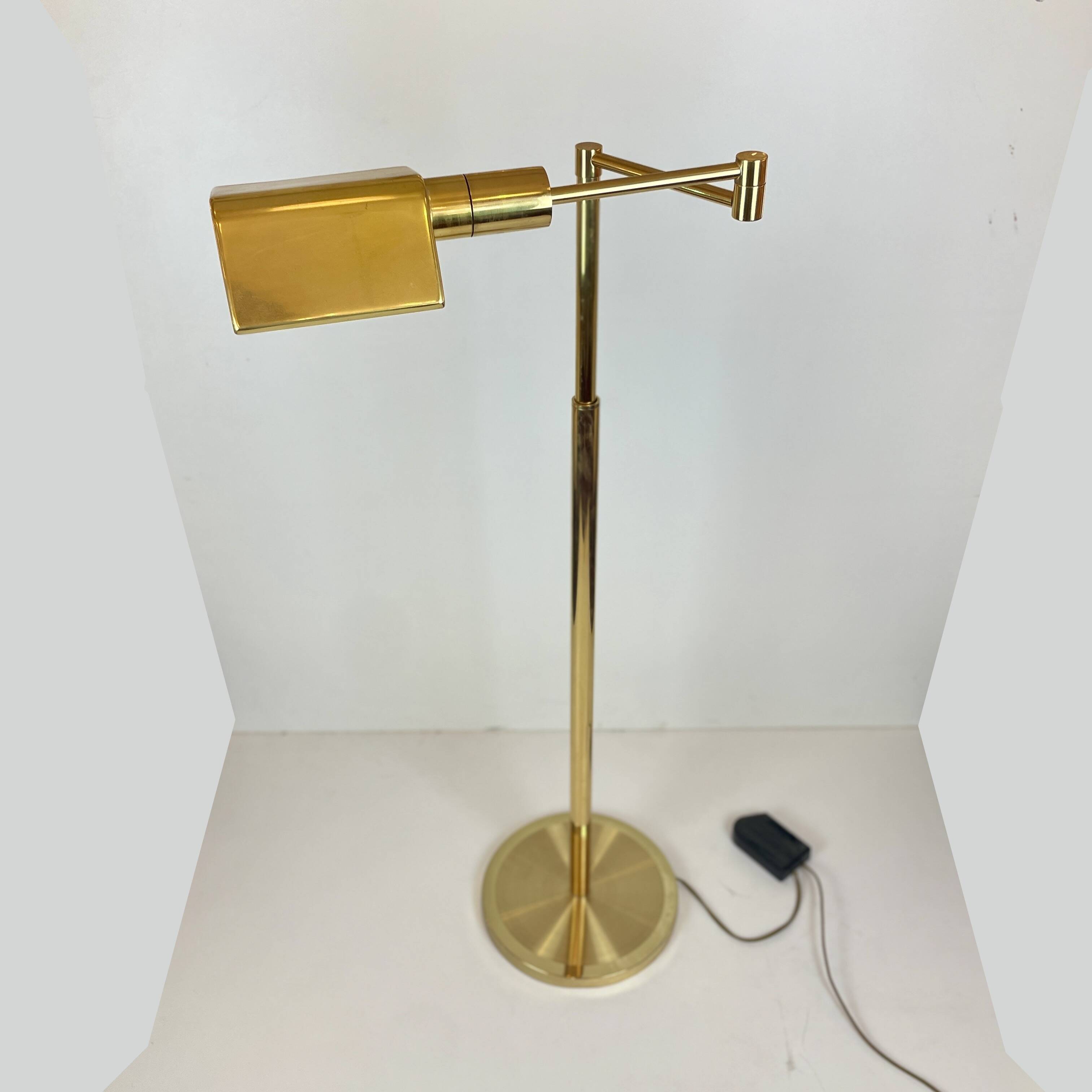 Articulated French library reading floor lamp made in brass, by Boulanger from 1980’s.  Height adjus