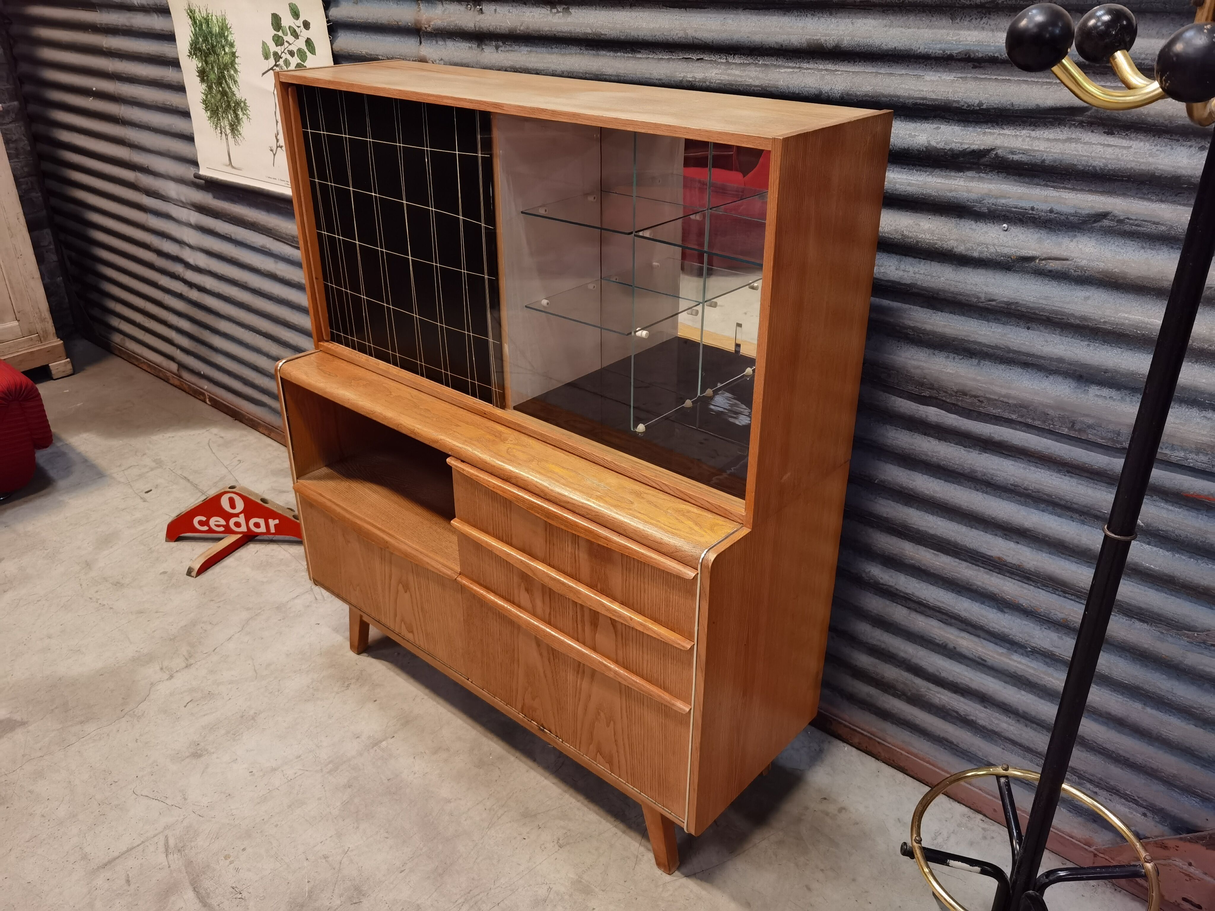 Buffet U372 / 386 Bohumil Landsman and Hubert Nepožitek for Jitona Soběslav