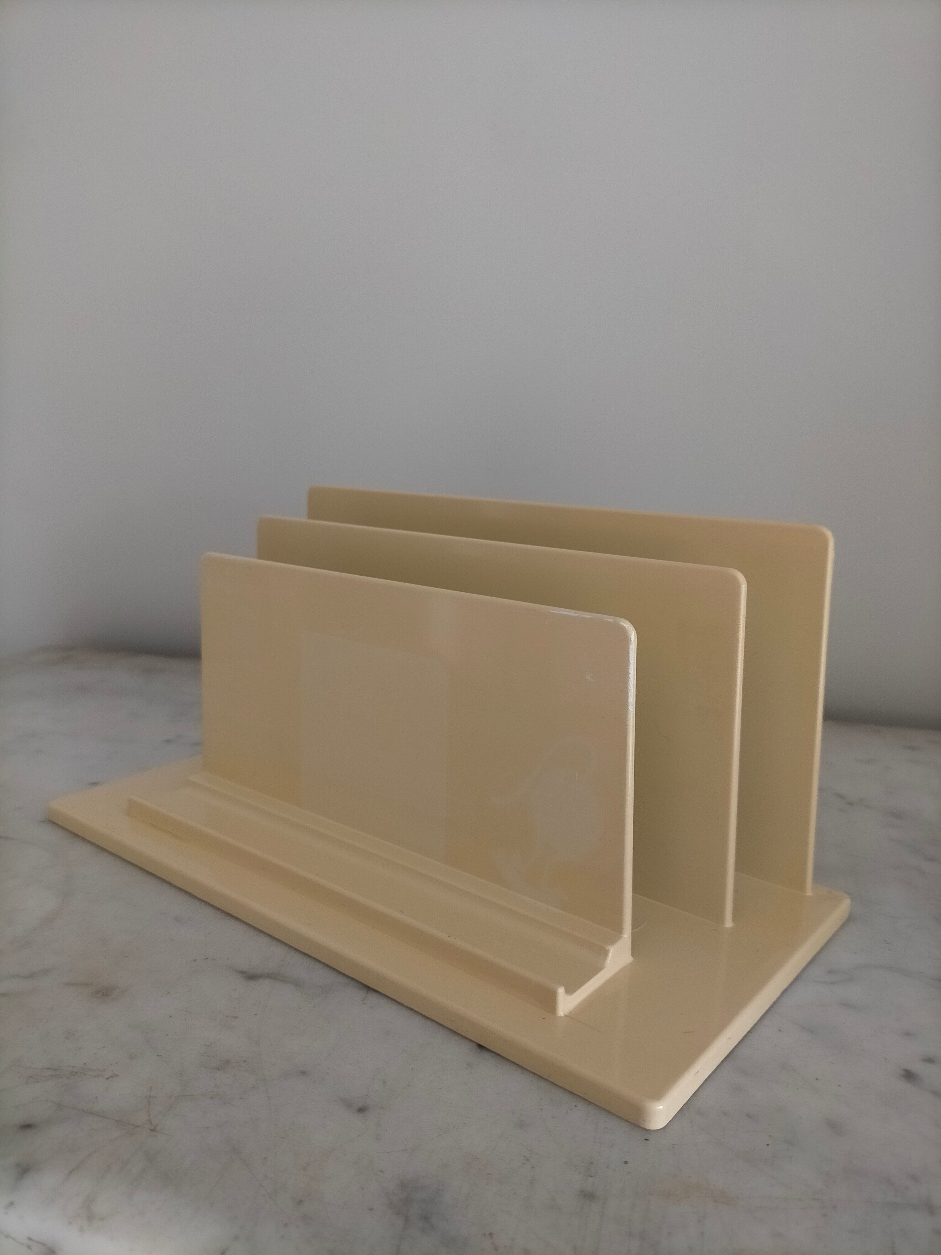 Letter holder