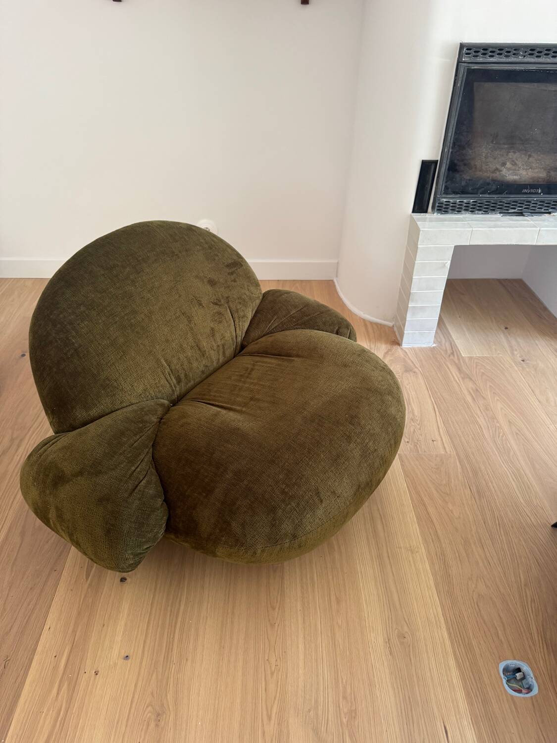 Fauteuil pivotant GUBI