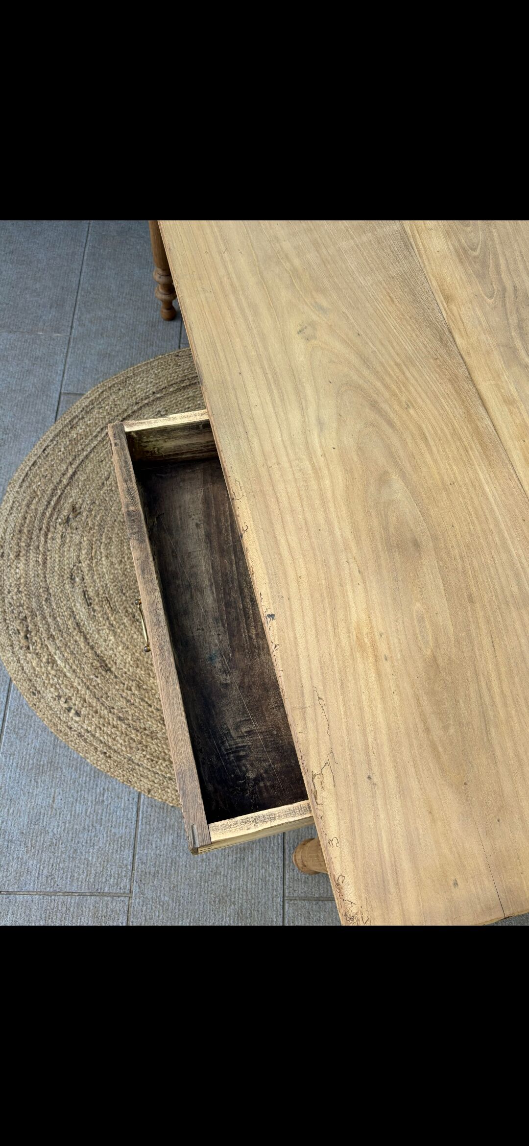 Table / desk