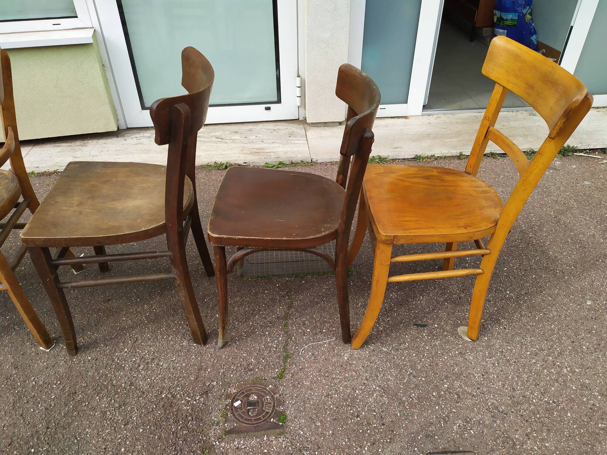 Set of 10 wooden bar bistro chairs - old - vintage