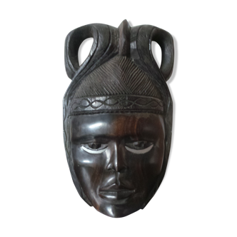 Masque africain sculpté