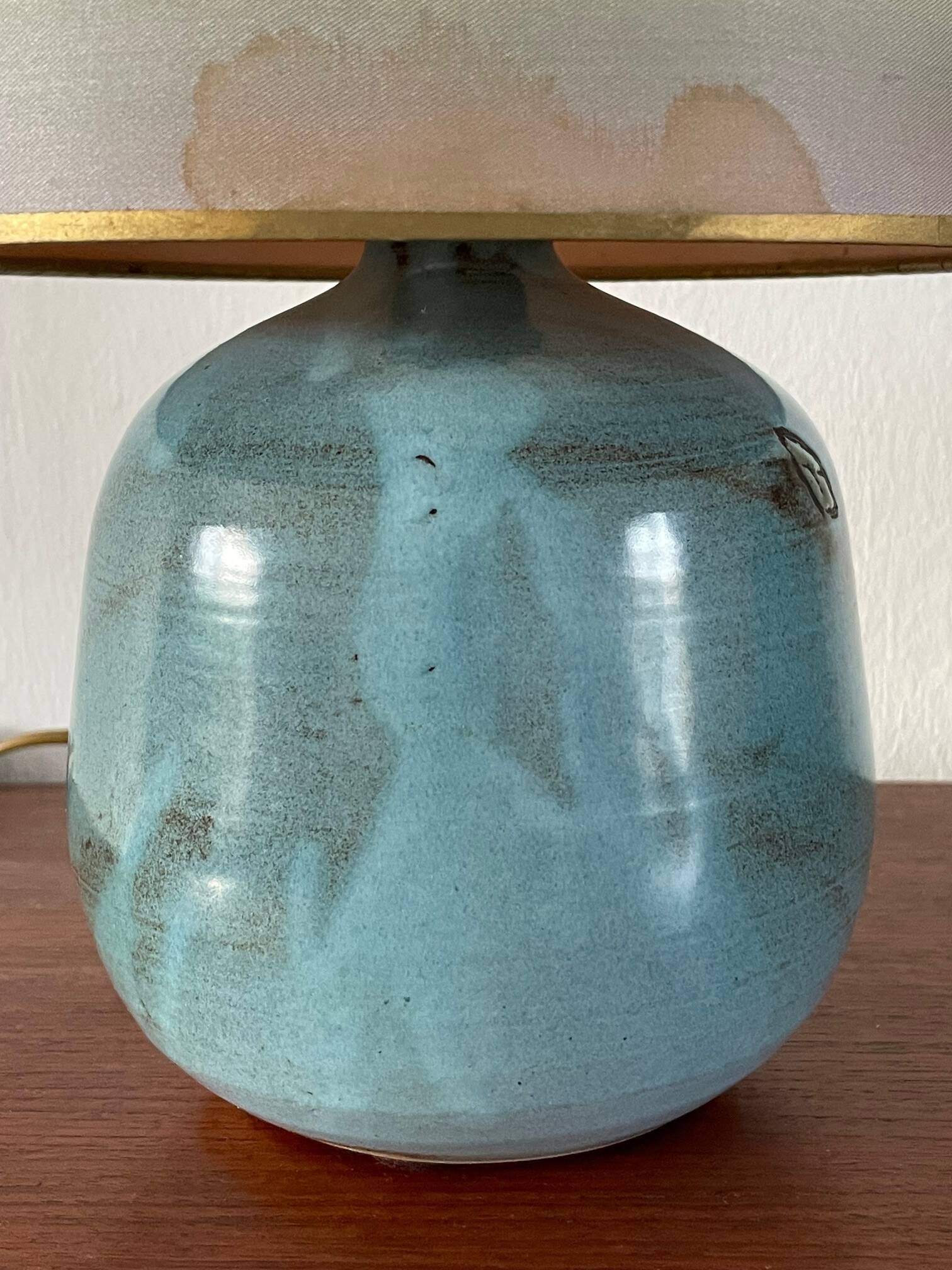 Vintage ceramic lamp from the 1970s.