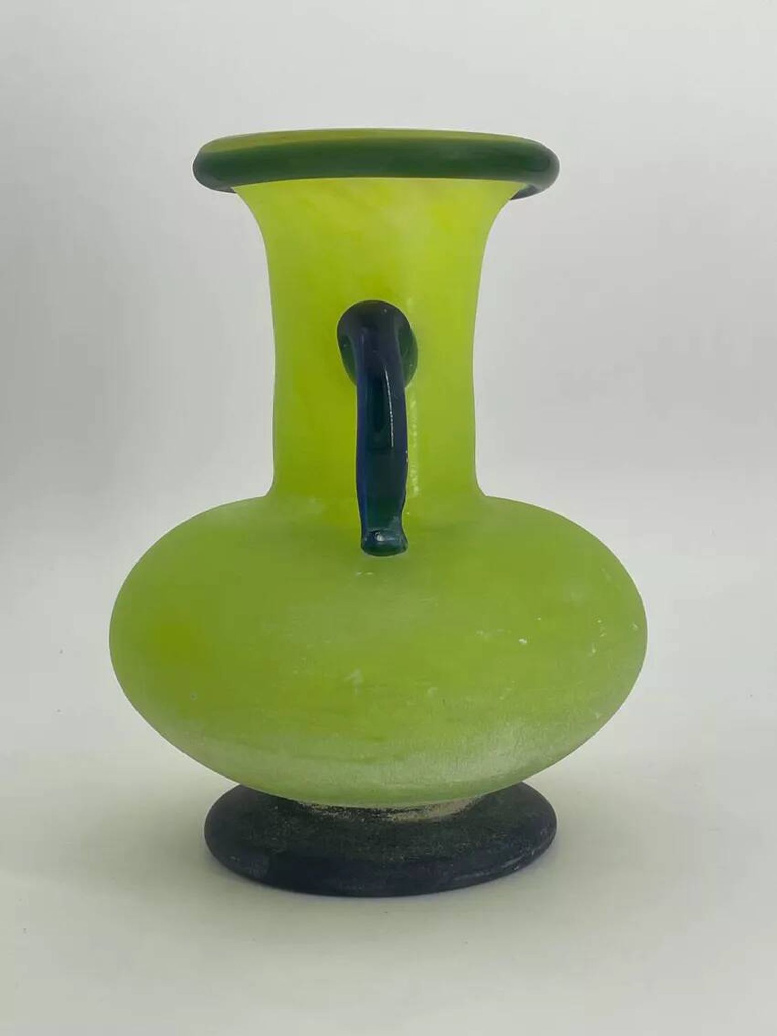 70s vase in glass paste