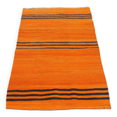 Petits tapis orange faits main