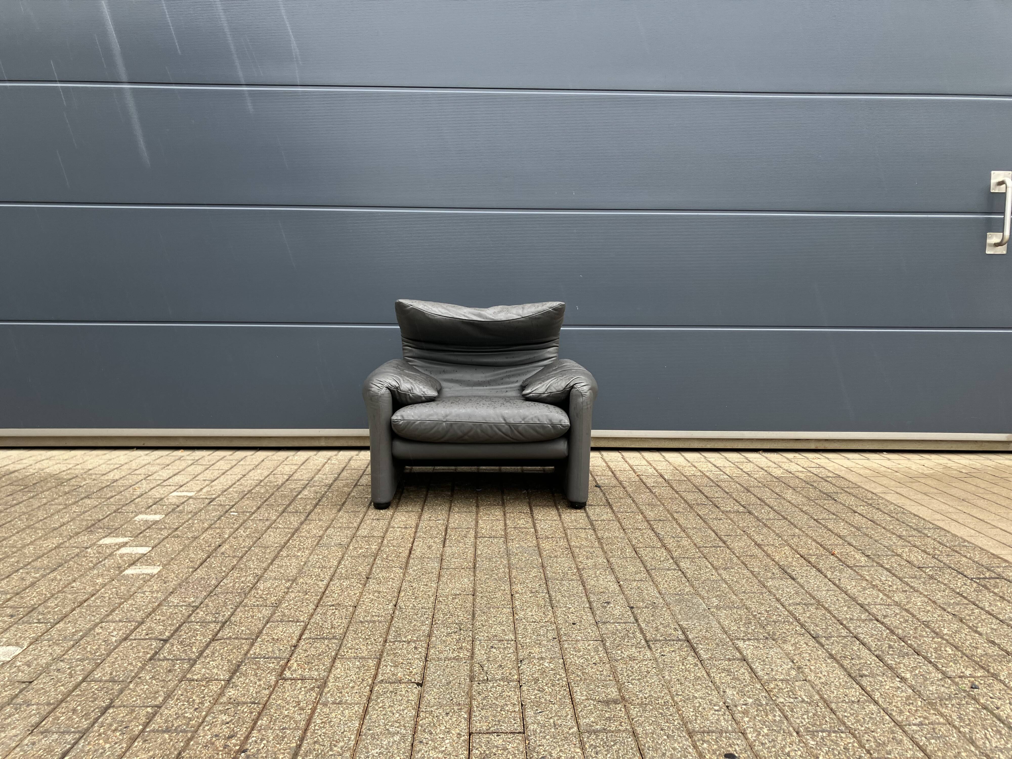 Cassina Maralunga 1zit original Anthracite and gray Topstaat!