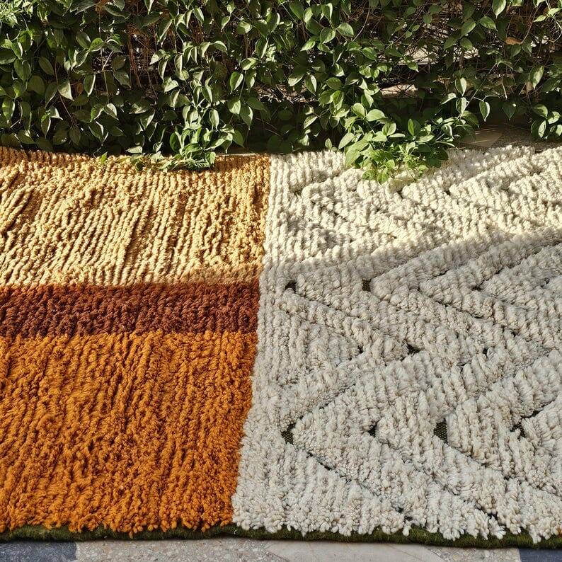 Handmade traditional beni ourain rug, size 2/3 m.