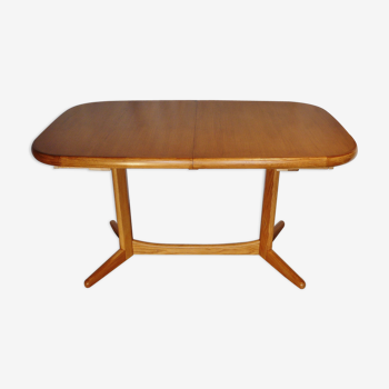 Scandinavian expandable rectangular table in teak