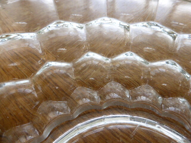 Dish and 6 duralex plates in vintage transparent glass 1970