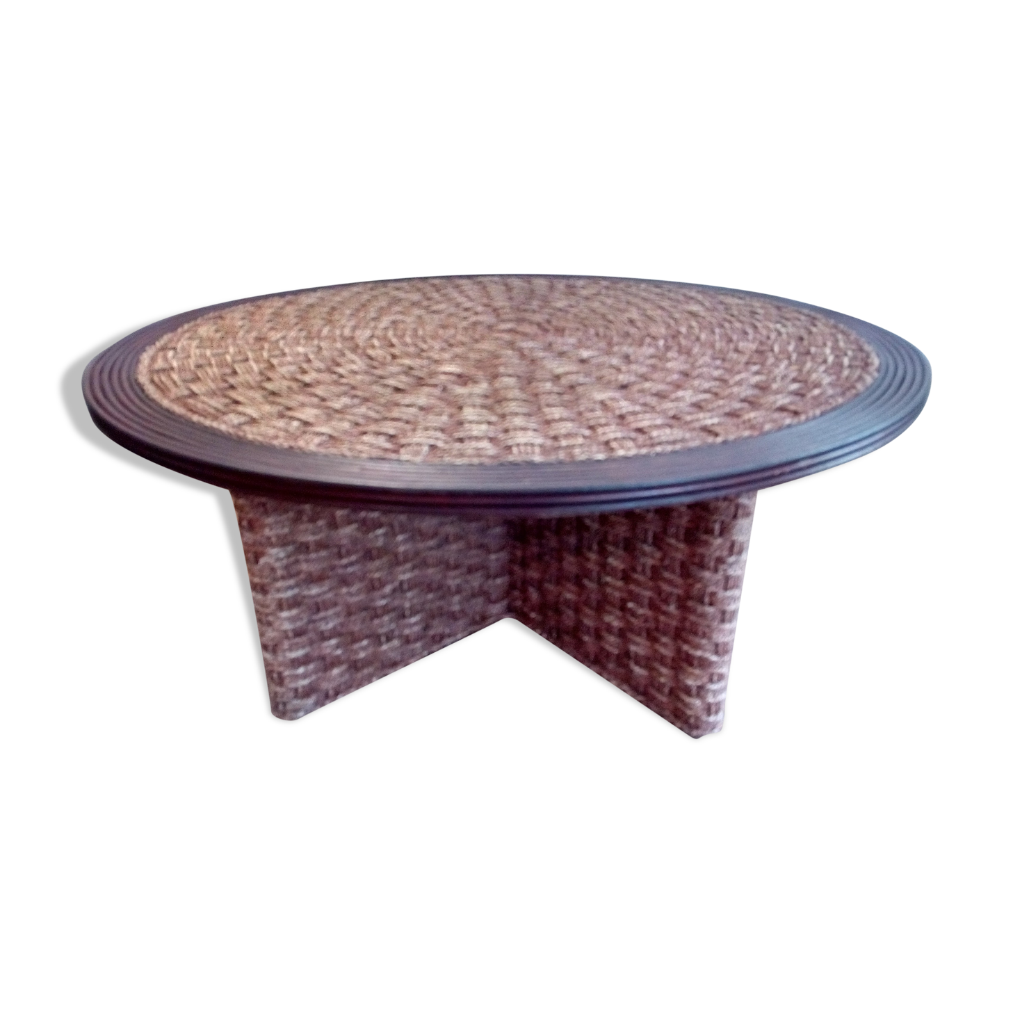 Coffee table in woven rope and rattan