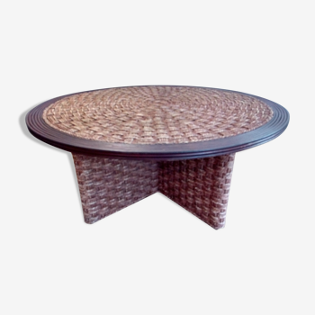 Coffee table in woven rope and rattan