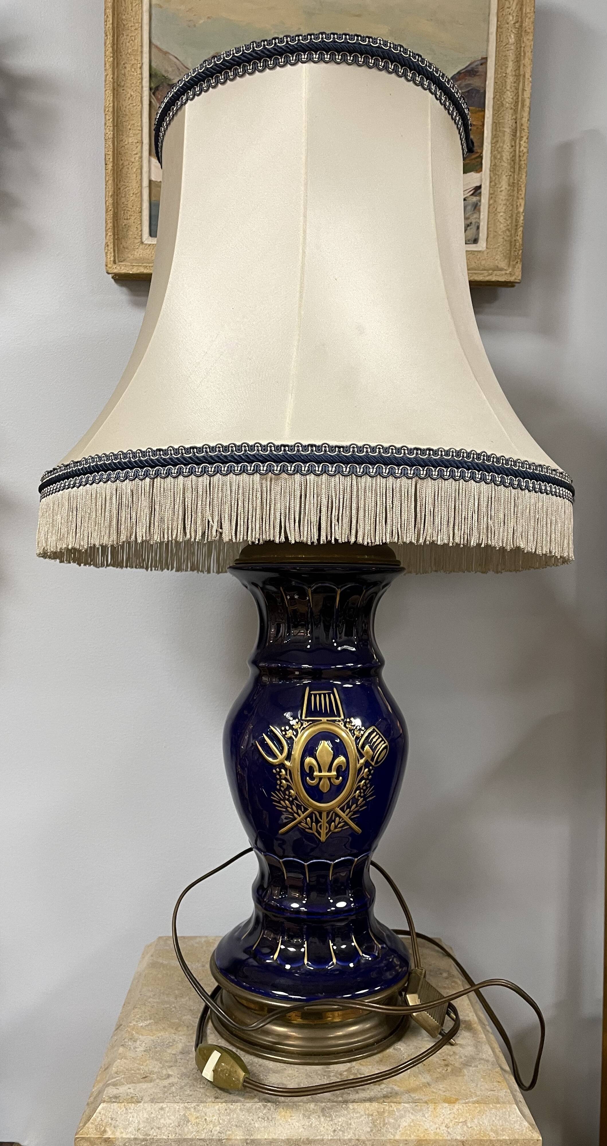 Lamp, porcelain base from the 20th century