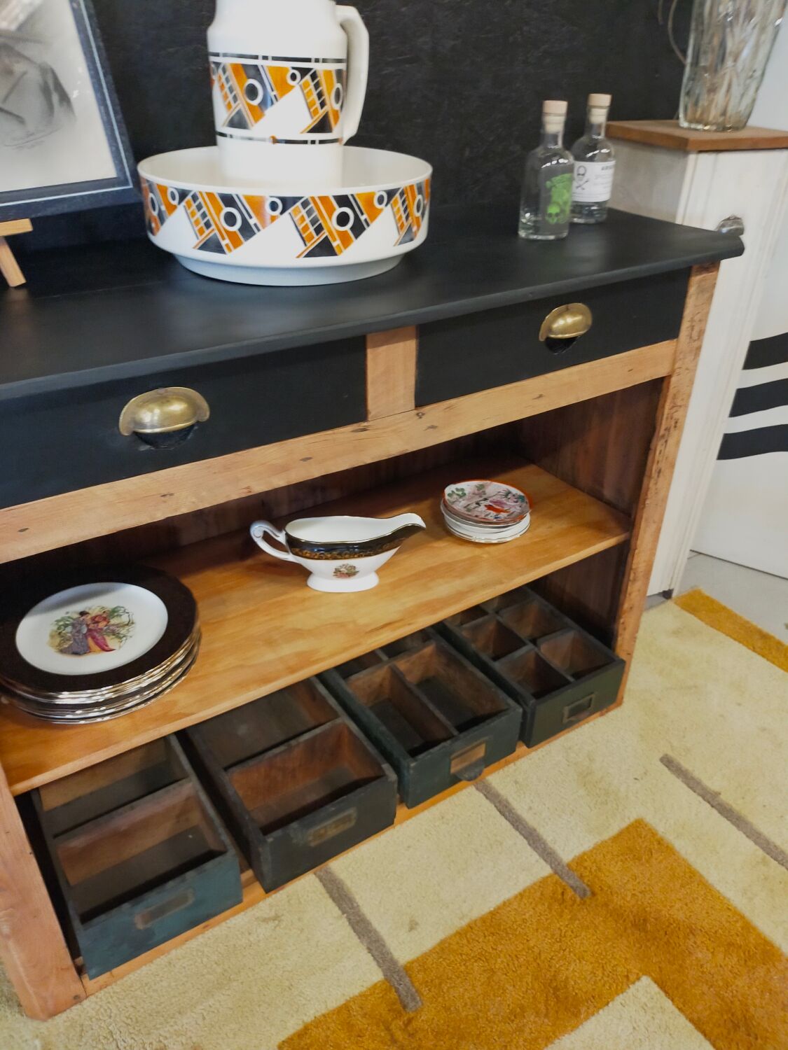 Buffet bas relooké et remis au goût du jour