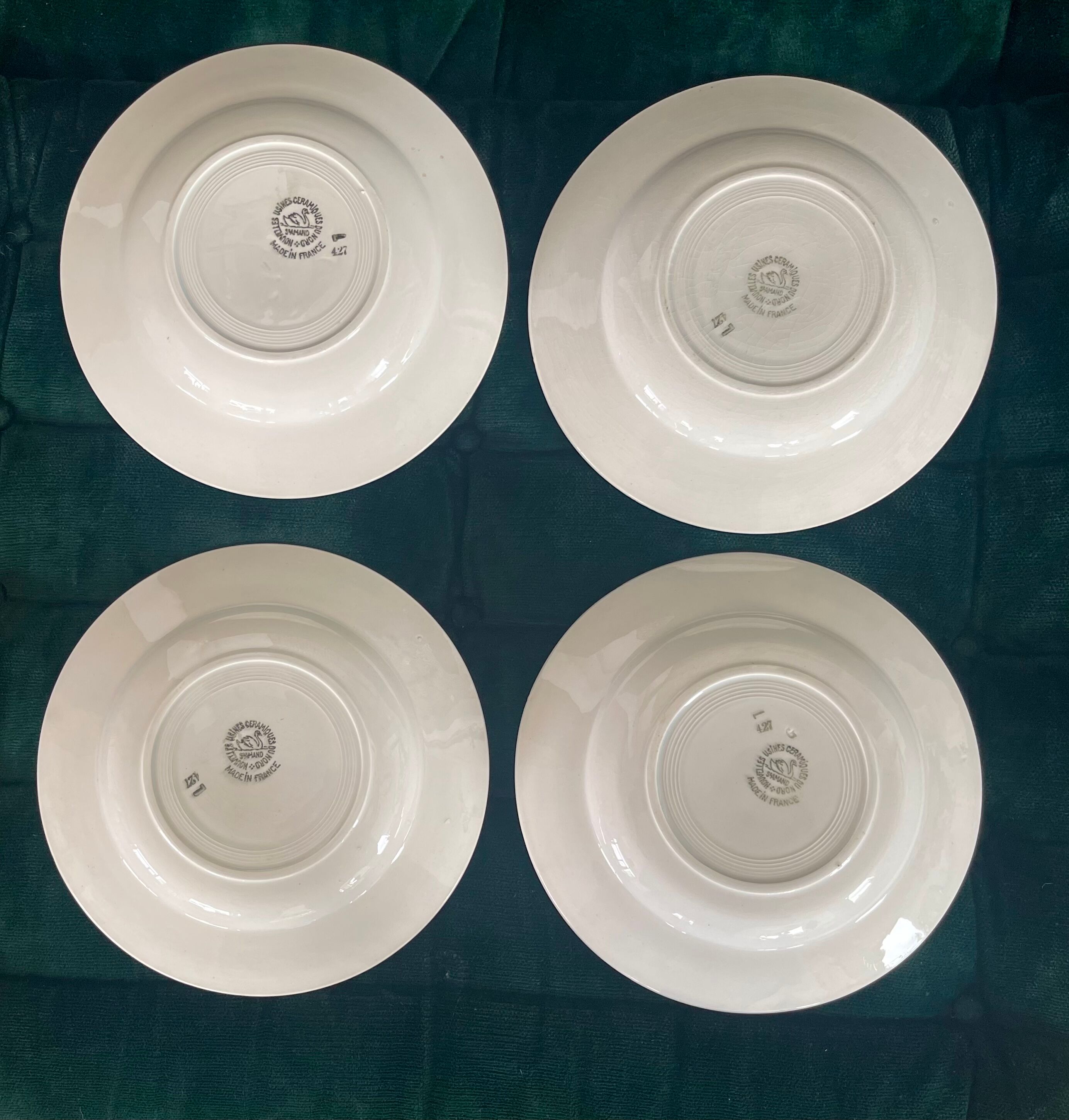 4 assiettes creuses St Amand terre de fer