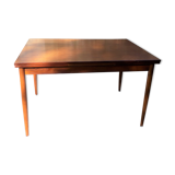 Extendable teak table