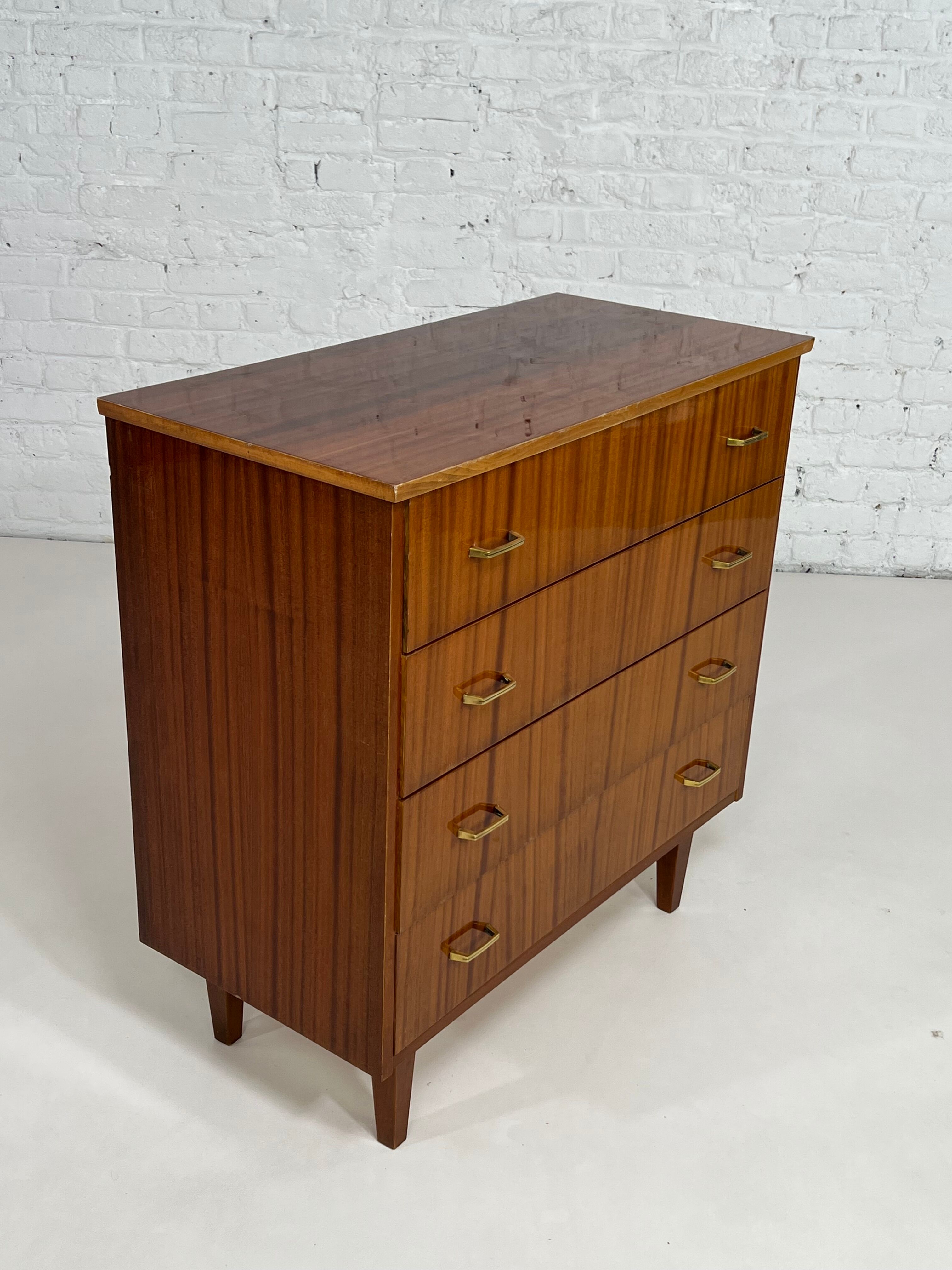 Commode années 60 en bois et laiton