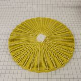 Yellow scoubidou plateau