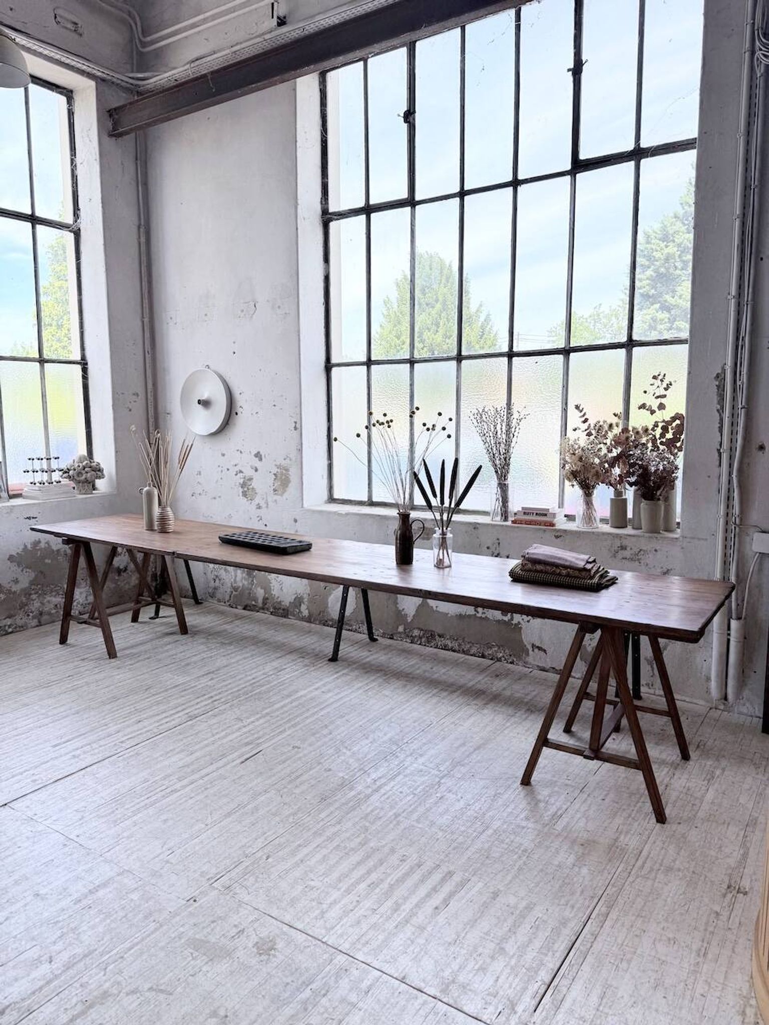 XXL trestle farm table 4m and its benches