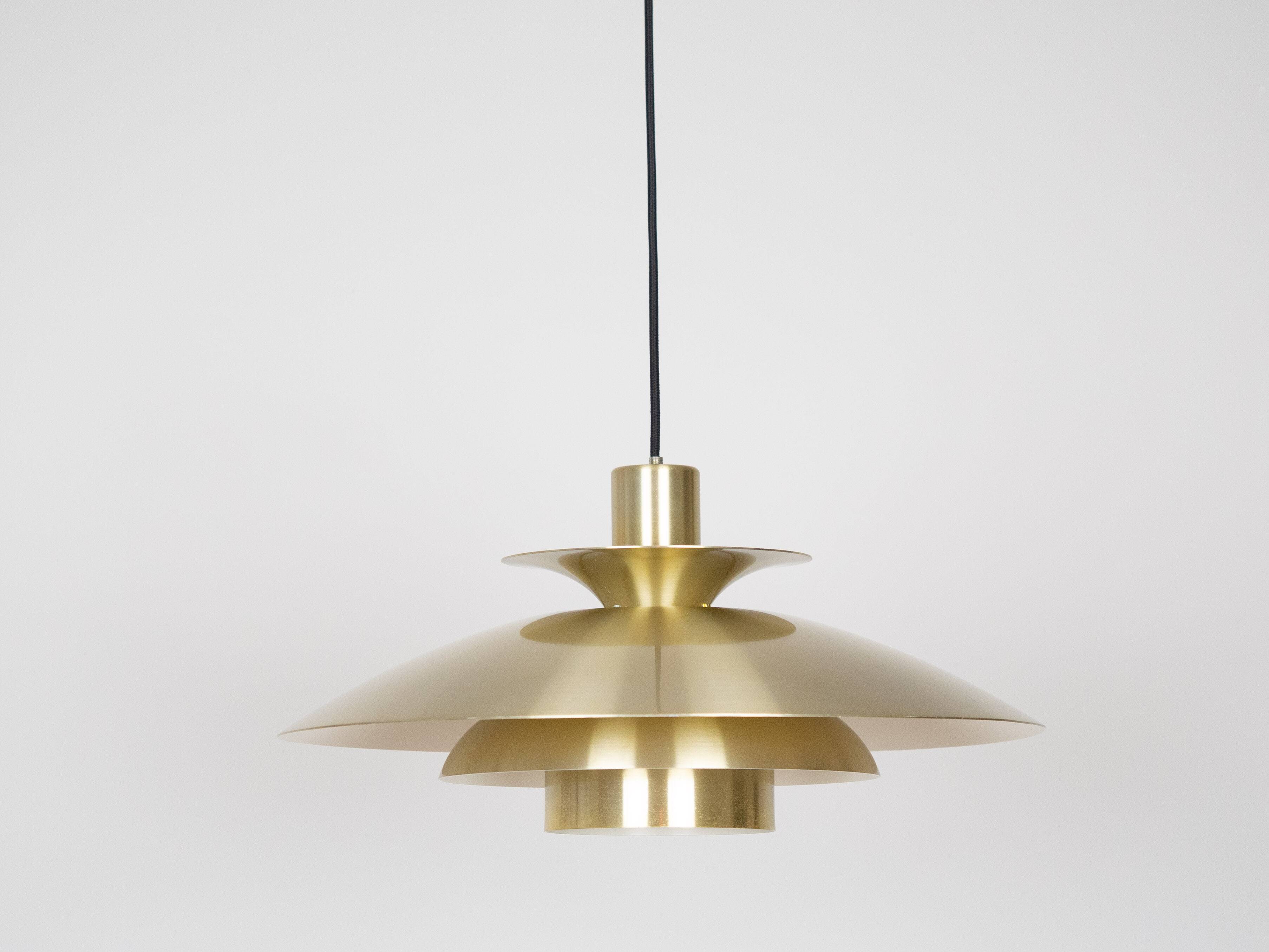 Suspension vintage danoise Jeka par Kurt Wiborg, années 1980