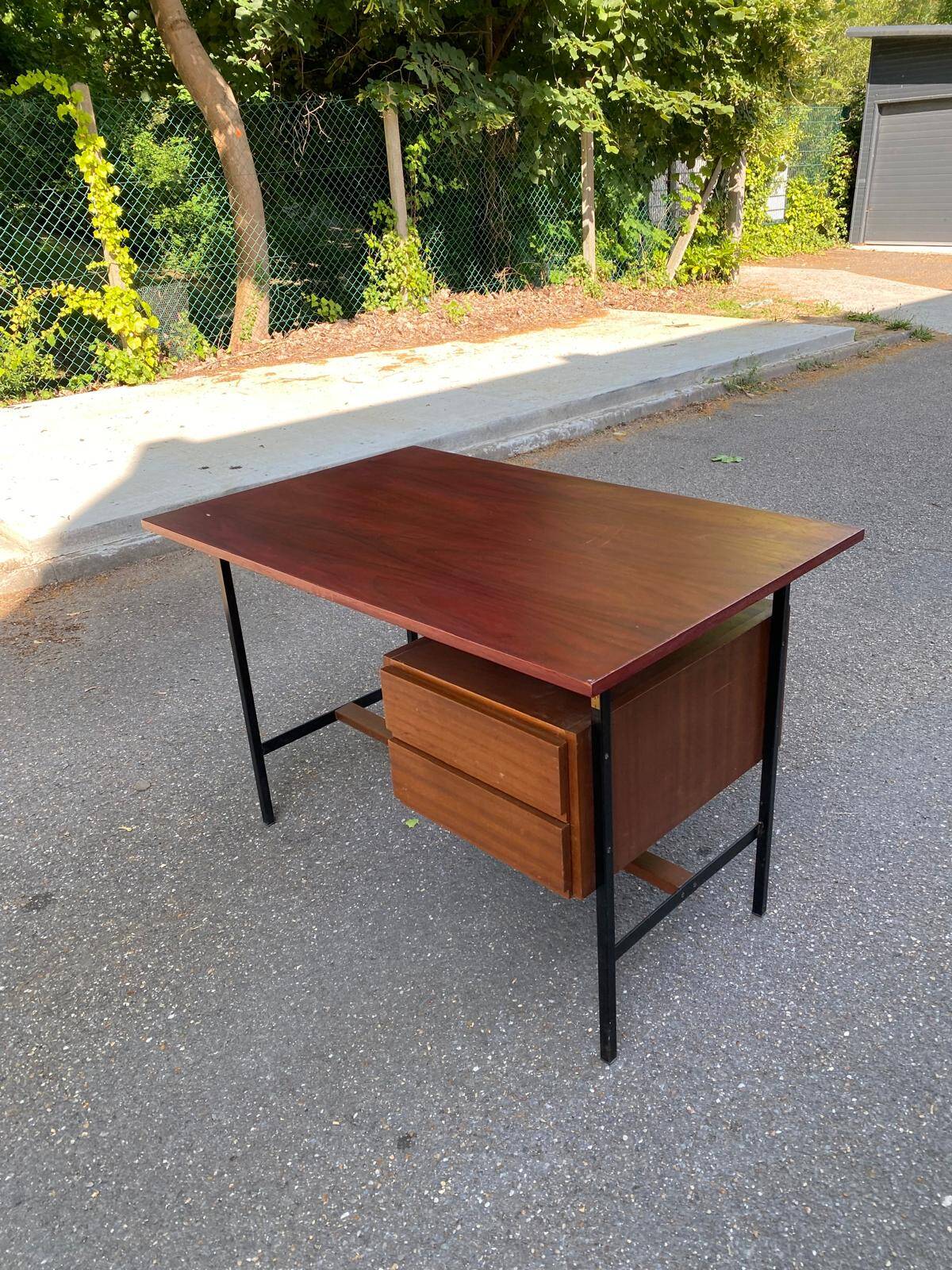 Bureau scandinave en bois et acier noir 1960 avec 2 tiroirs