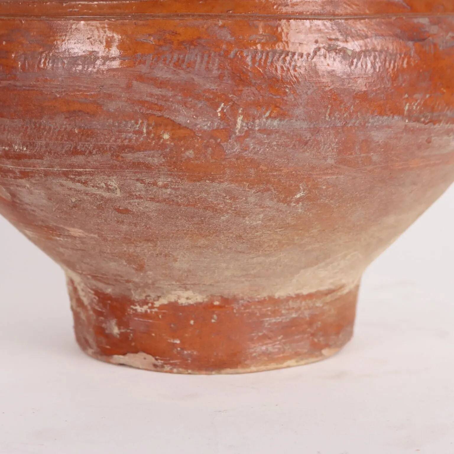 Ancient ceramic vase, China, Ming dynasty (1368-1644)