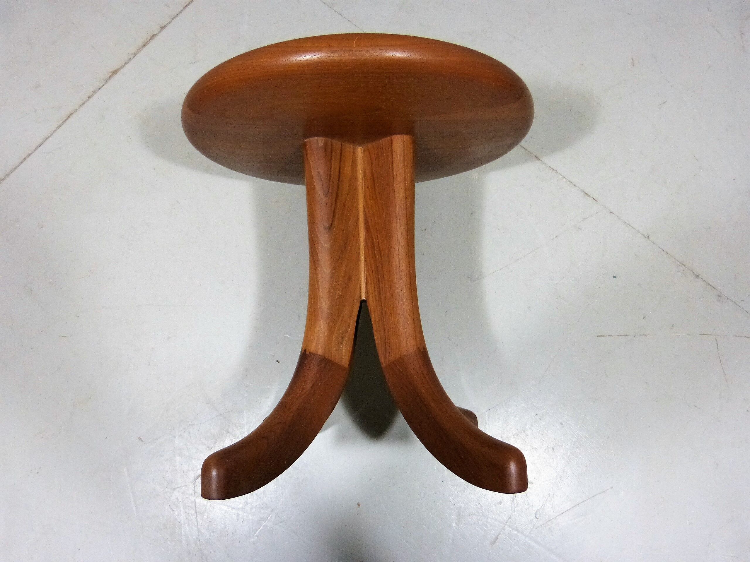 Tabouret en teck massif Dyrlund 1970-80's