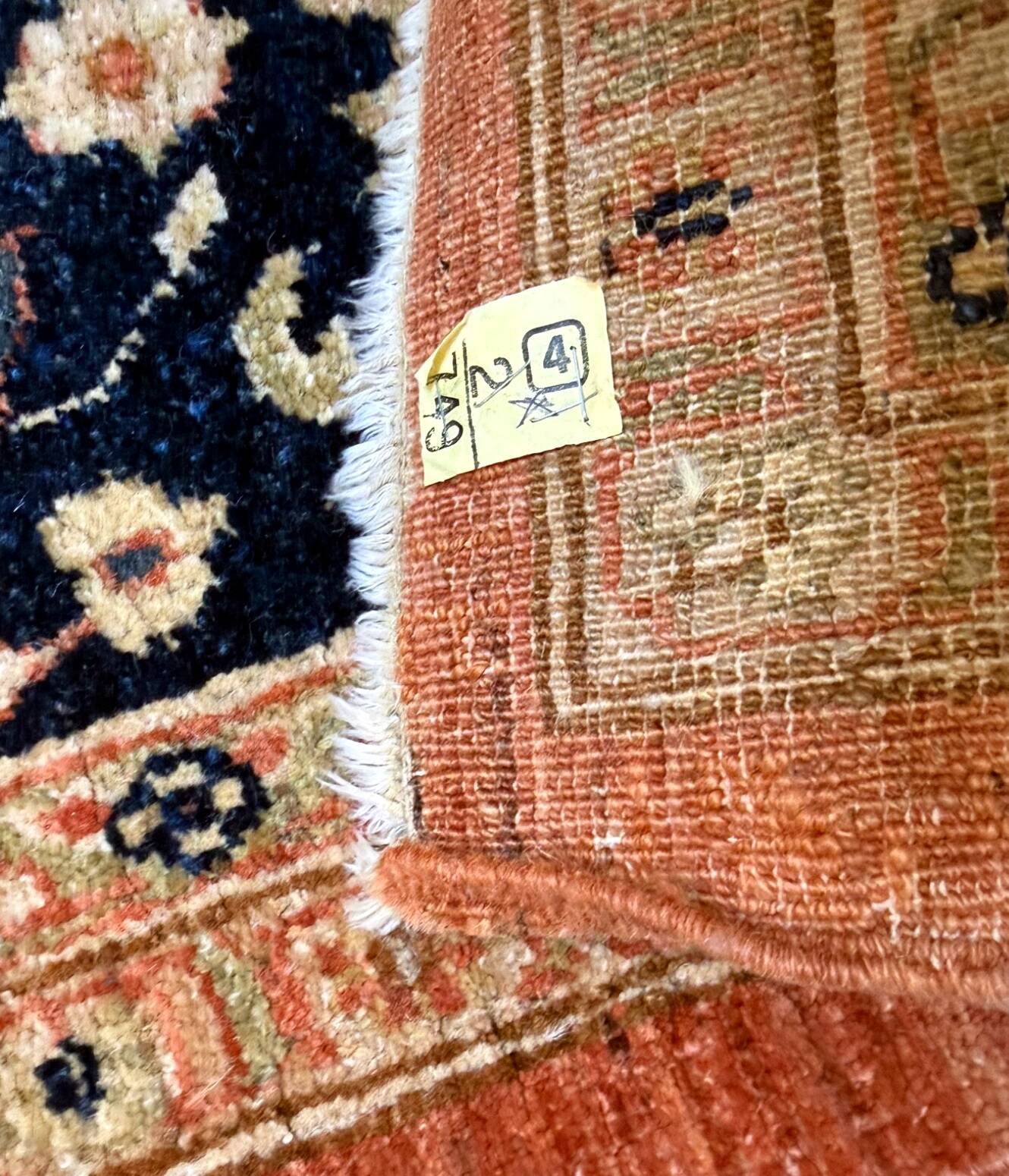 Hand-knotted Oriental rug in wool, 235 × 300 cm