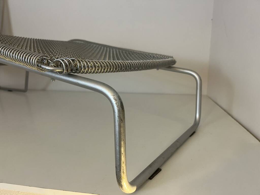 Ruffian chaise longue by Niall O'Flynn for Spectrum 1990s