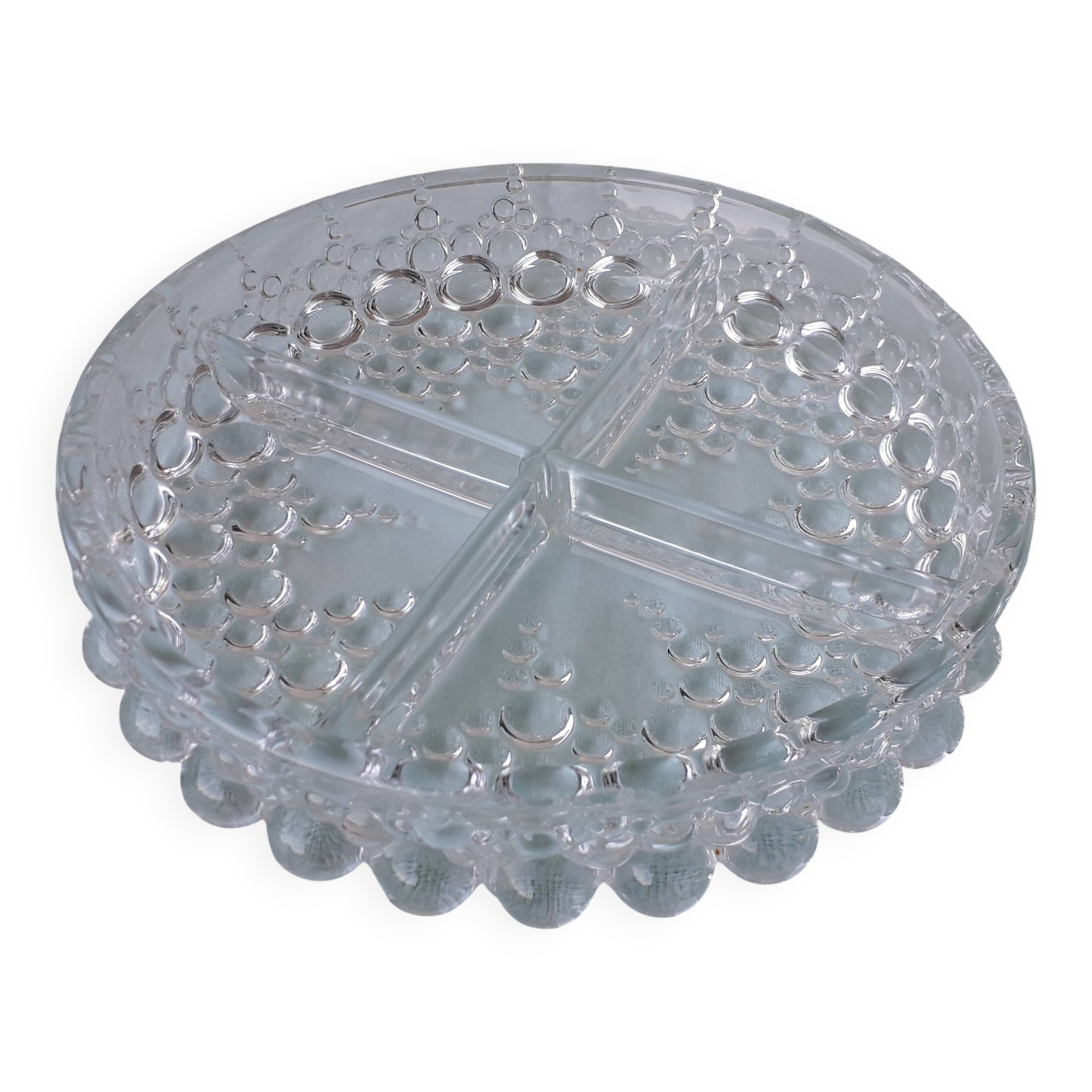 Glass dish with 4 compartments
