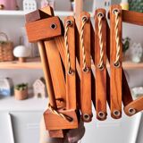 Extendable wooden wall lamp