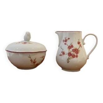 Sugar bowl and milk pot