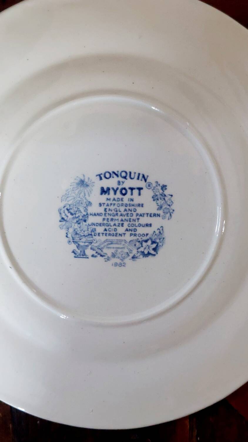 Tonquin Plate Set by Myott – 17 Piece Vintage Earthenware