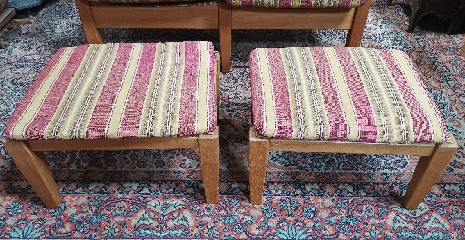 Banquette vintage 2 places et repose-pieds en chêne