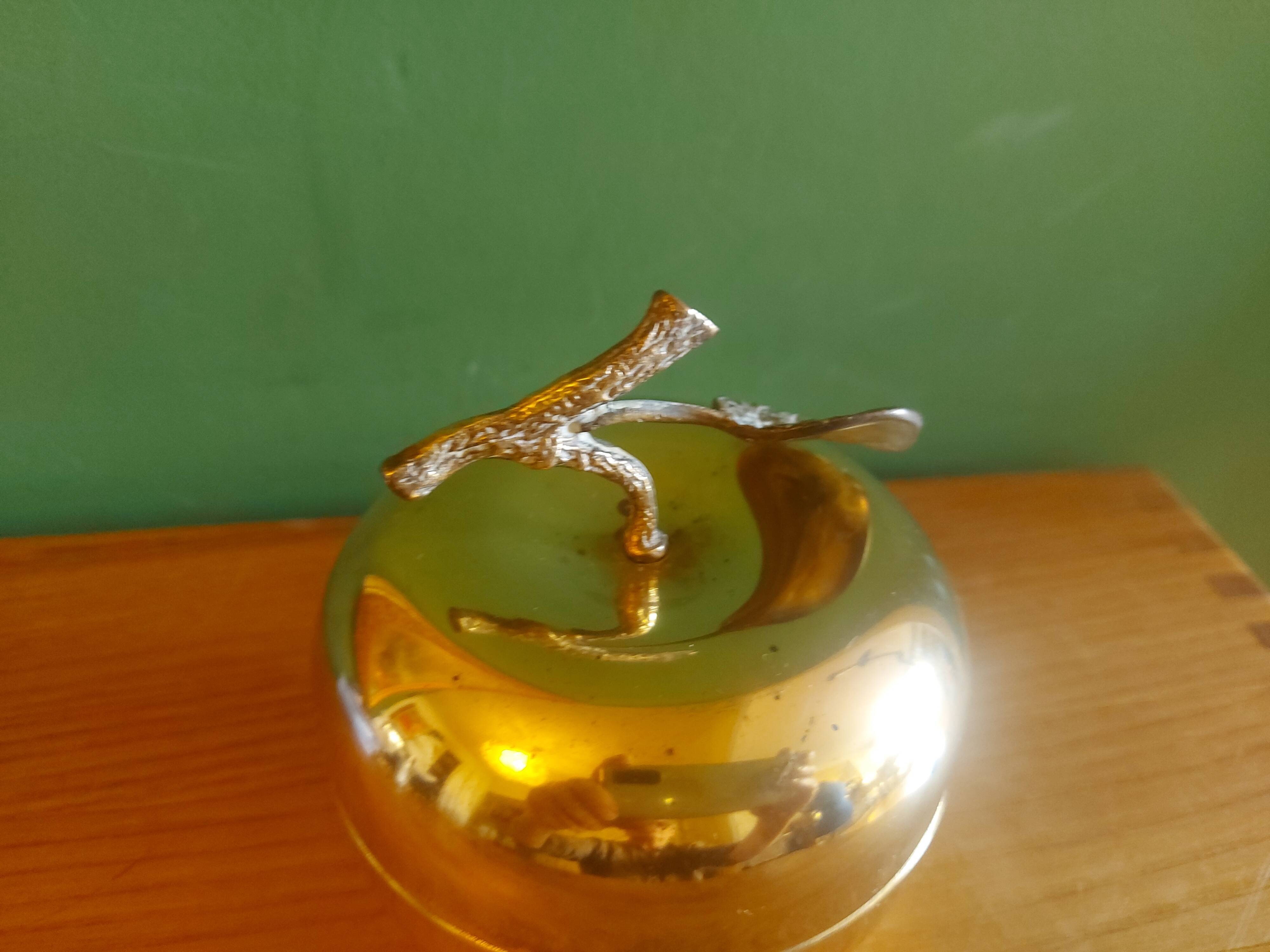 Apple-shaped brass tidy